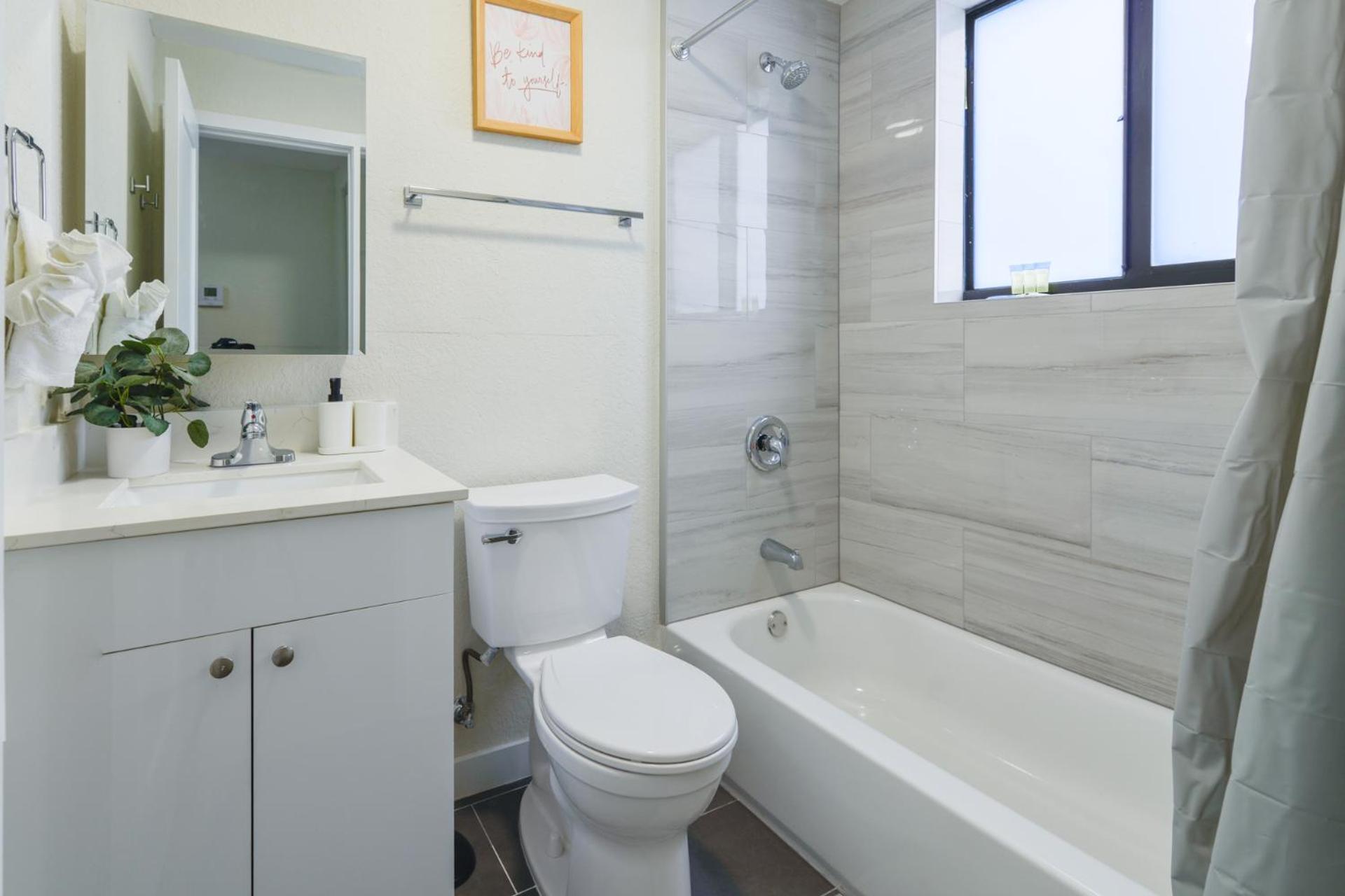 Apartment In The Famous Calle Ocho In