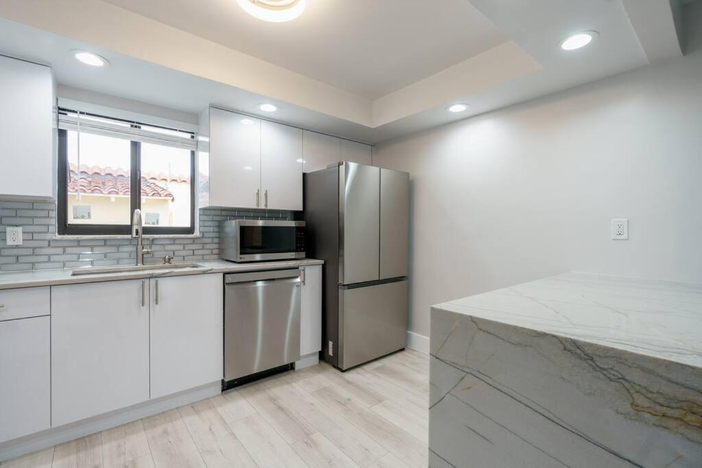New! & Calle Ocho Simpson's Funhouse! Apartamento Miami
