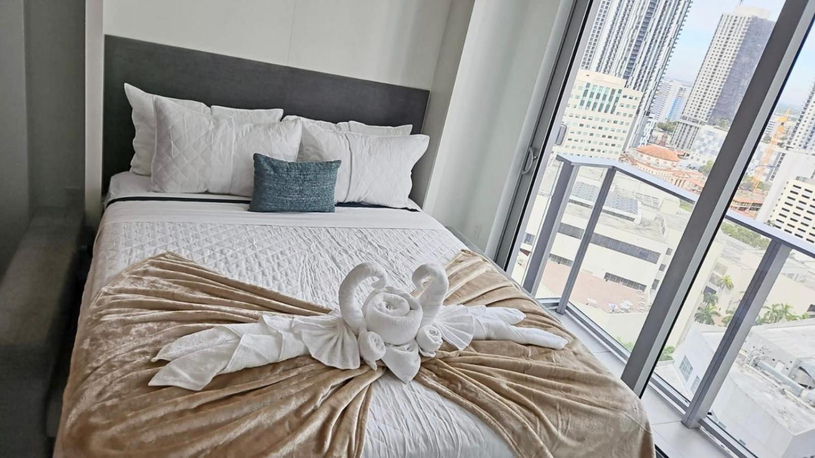Breathtaking 1br In The Heart Apartment