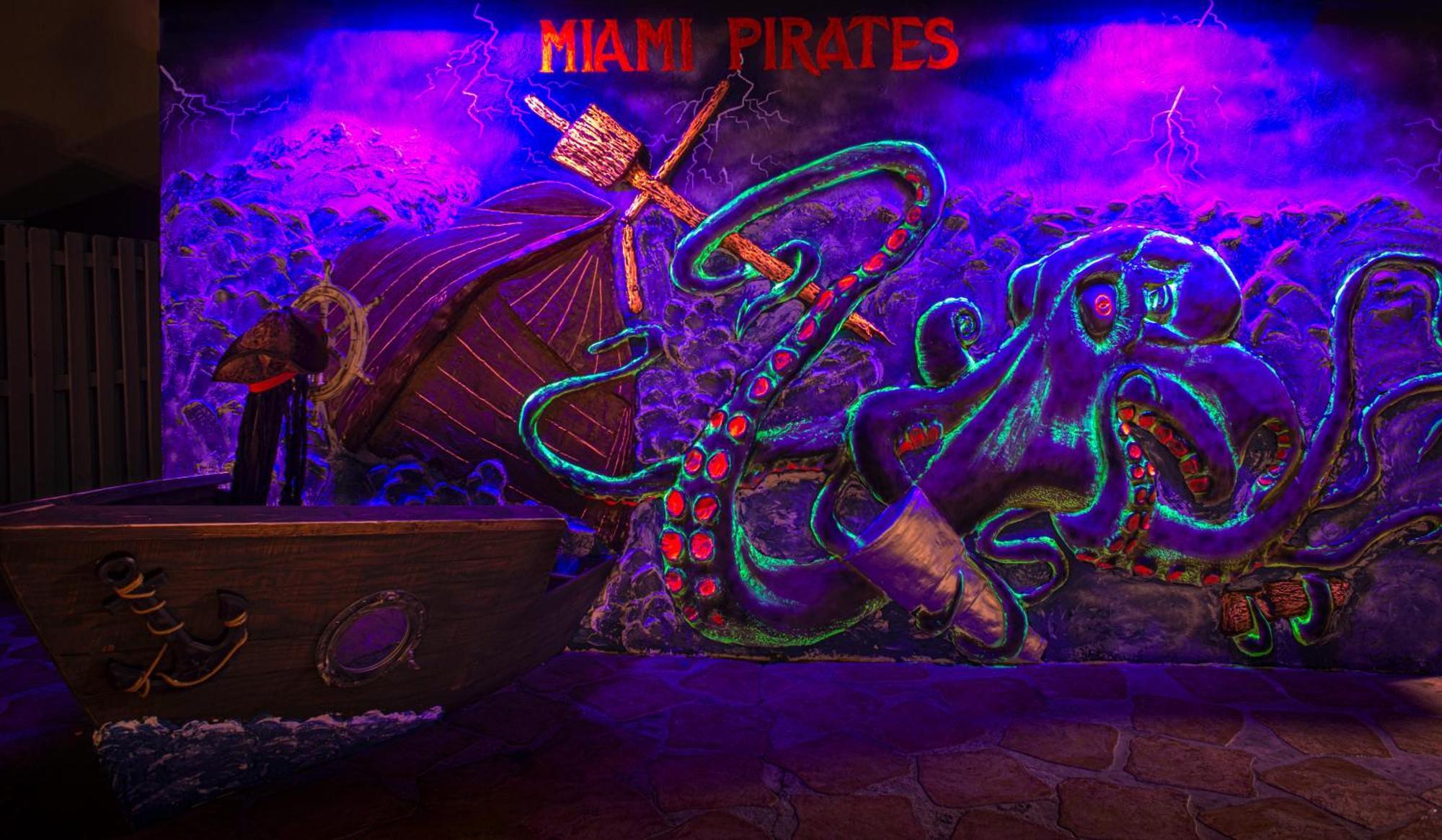 Pirate's Ship Heated Pool 16 Guest Super Mario Theme