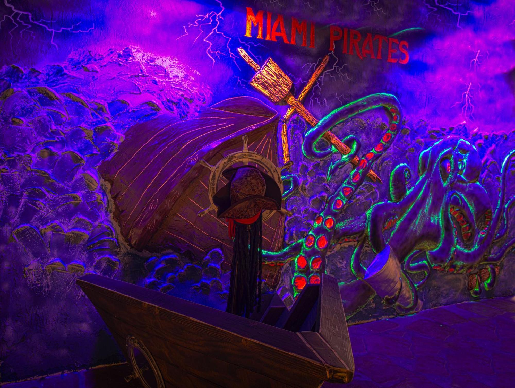 Pirate's Ship Heated Pool 16 Guest Super Mario Theme Villa *