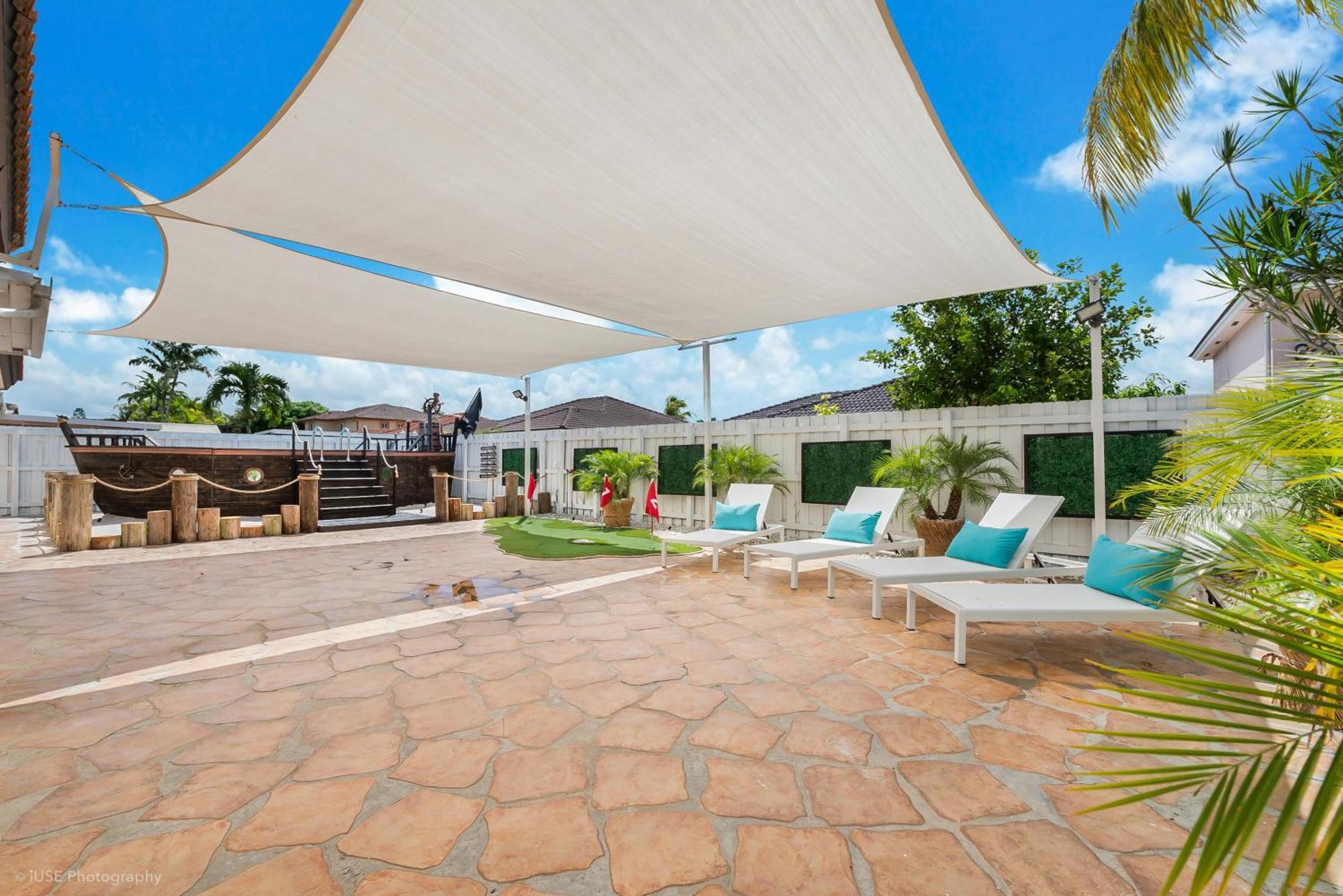 Pirate's Ship Heated Pool 16 Guest Super Mario Theme Villa Miami