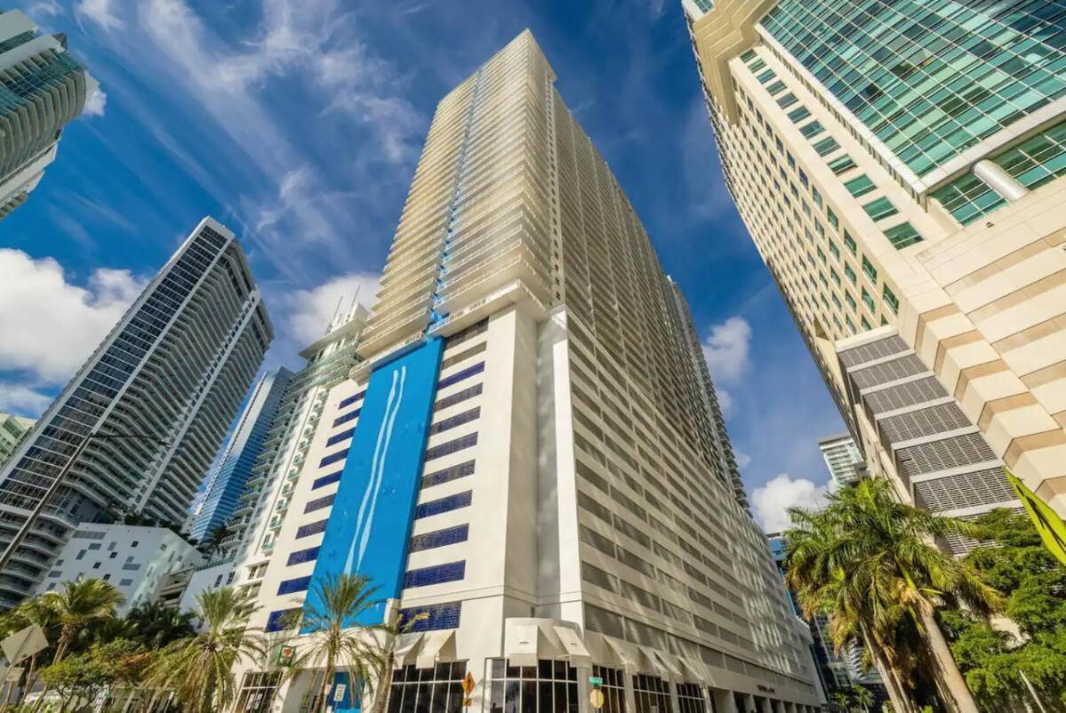 Apartment Upscale Brickell 3 Bedroom With Water Views And Free Parking *