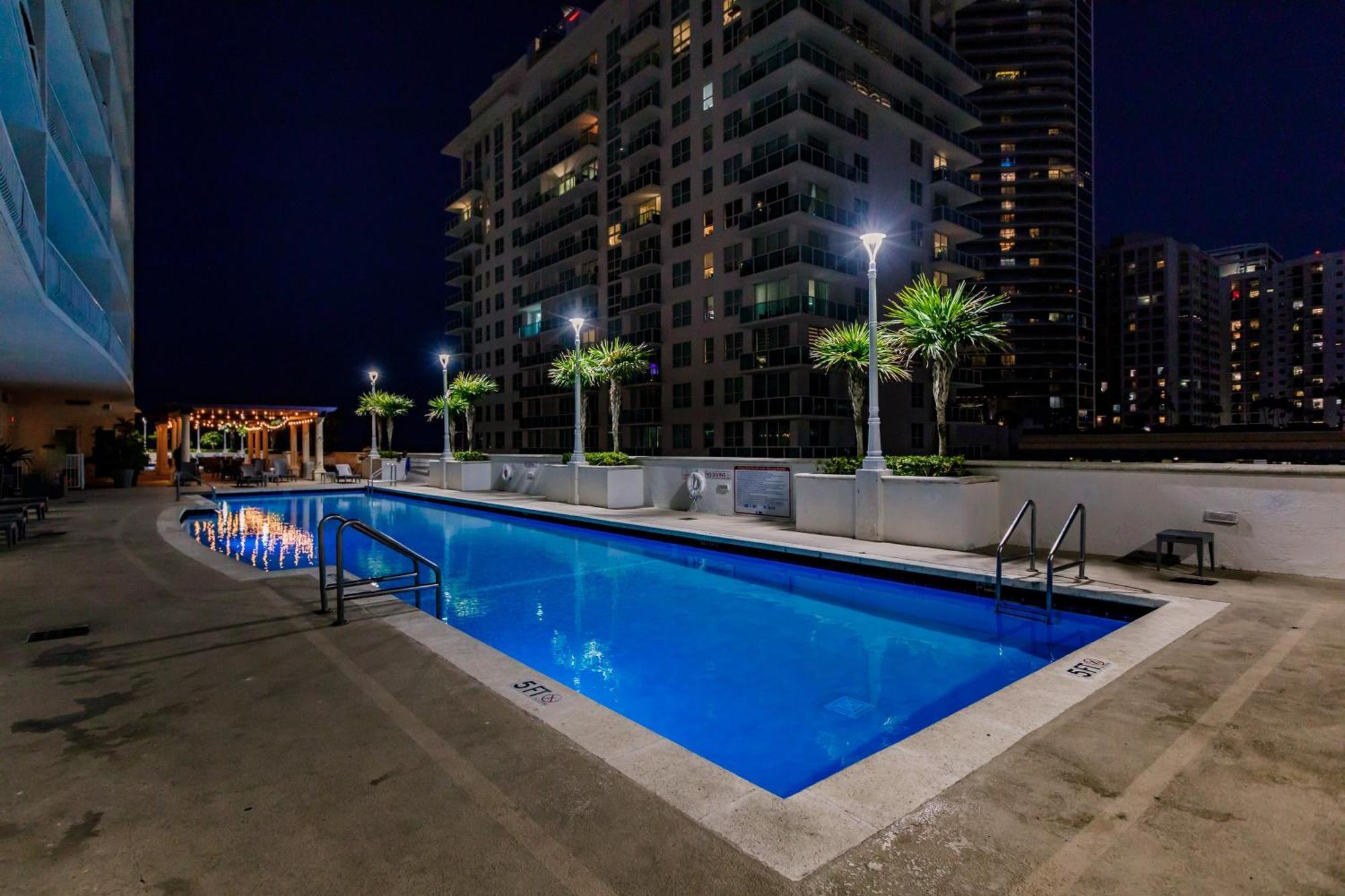 Upscale Brickell 3 Bedroom With Water Views And Free Parking