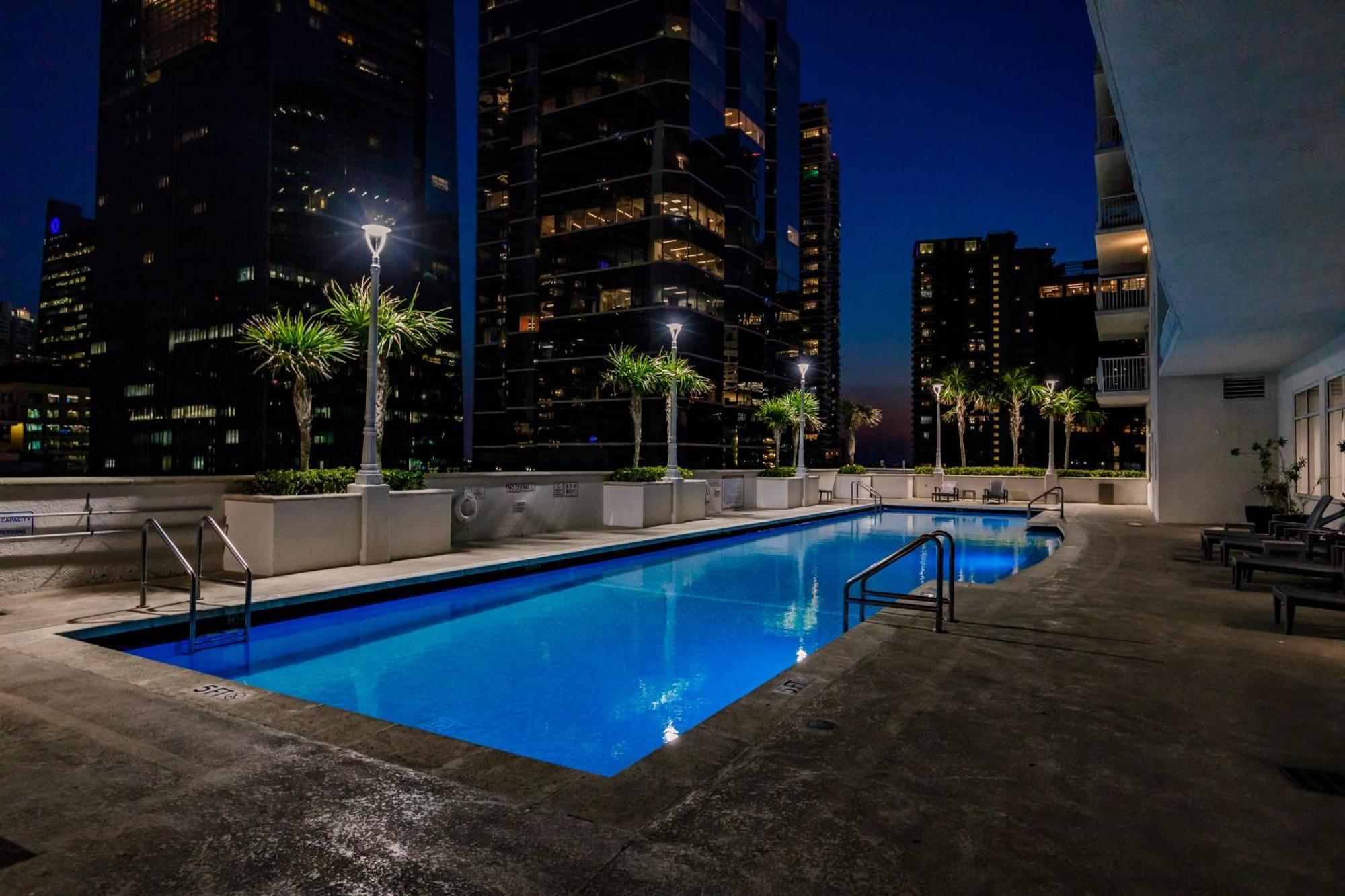 Upscale Brickell 3 Bedroom With Water Views And Free Parking Apartment Miami