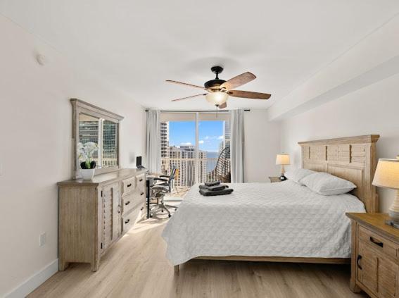 Location - Boho Brickell-spectacular Views-walk, Wi-fi, Water *