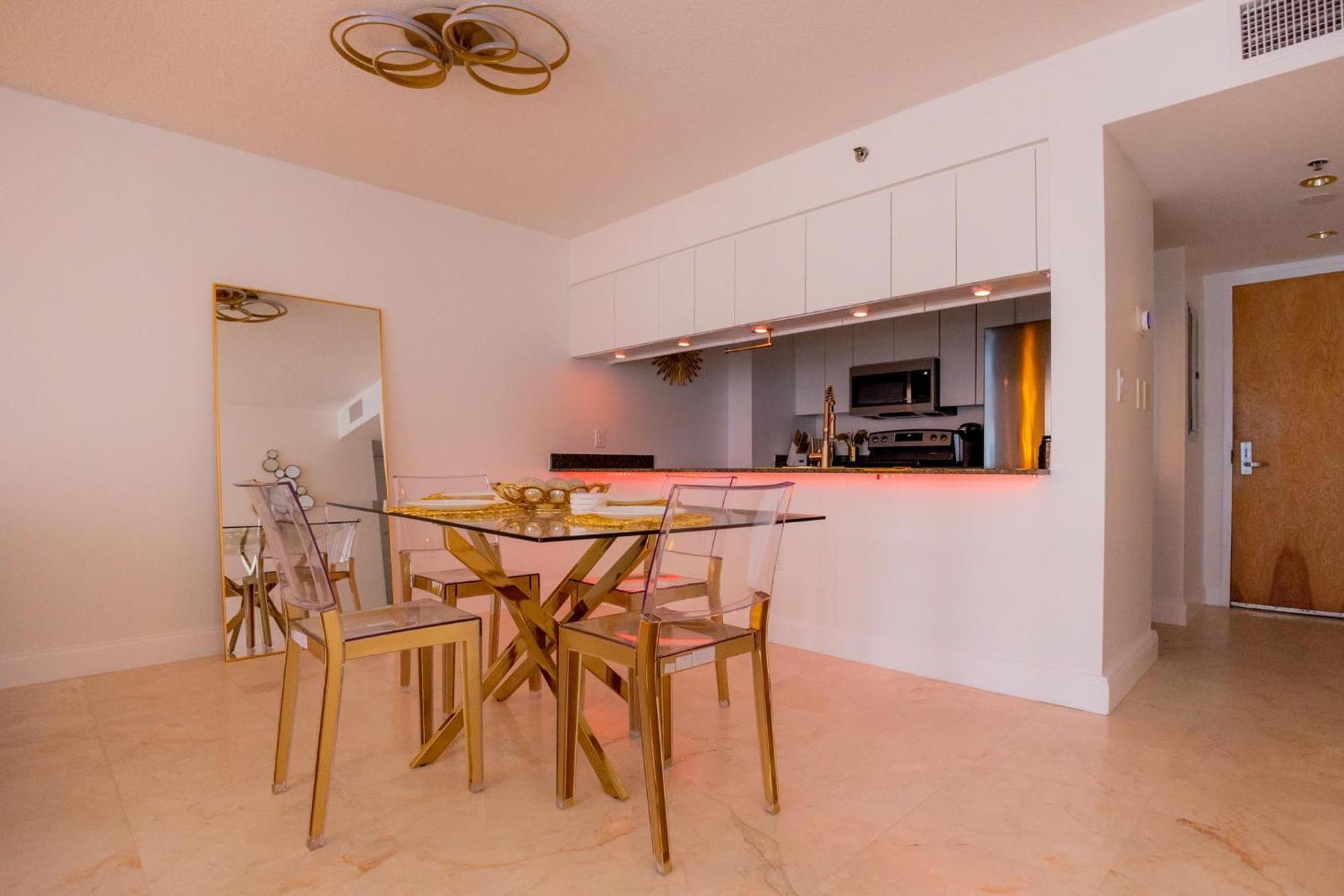 Zeus' Sanctuary Ocean View In Brickell Holiday home