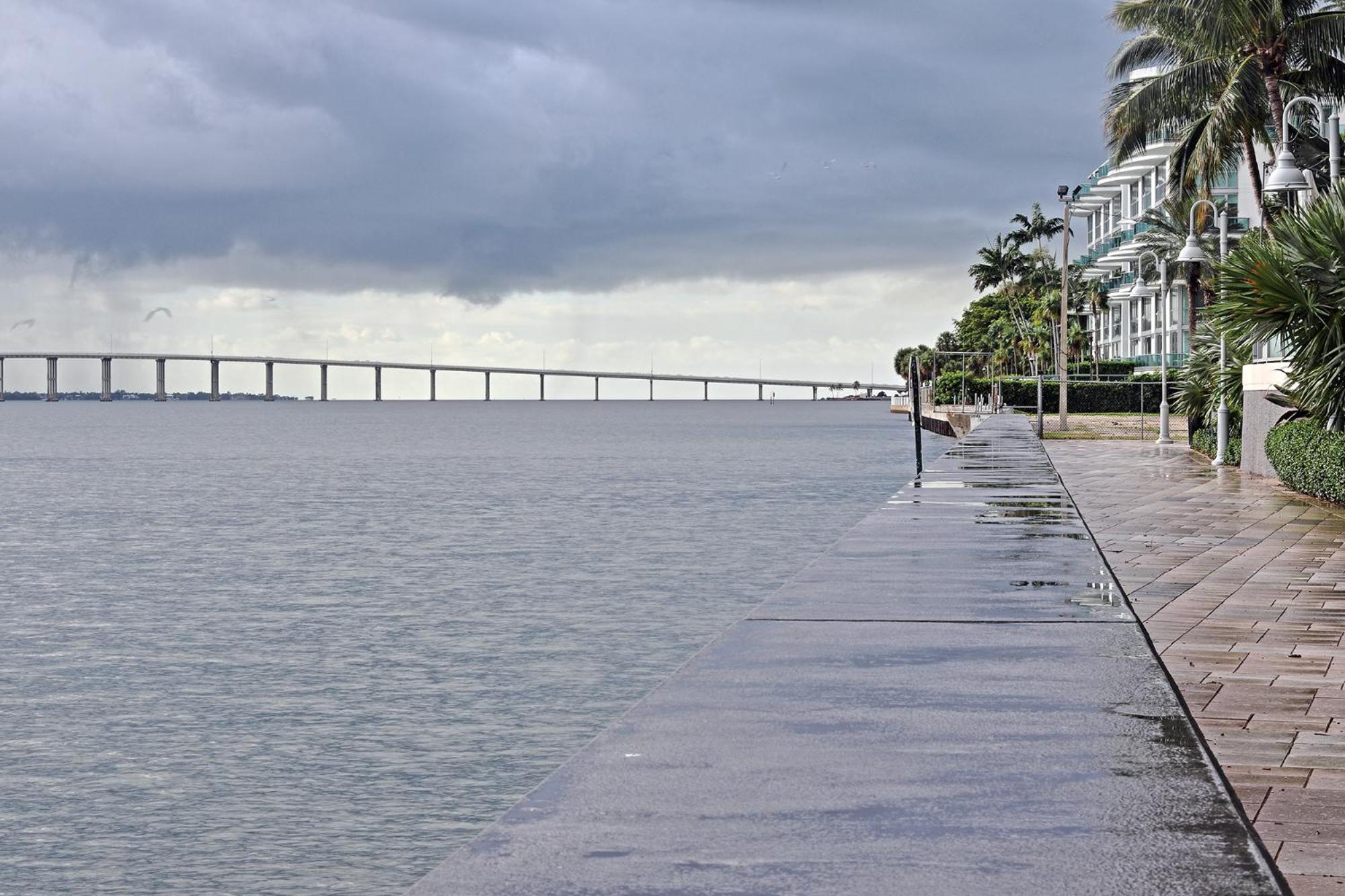 Upscale In The Heart Of Brickell Apartment *
