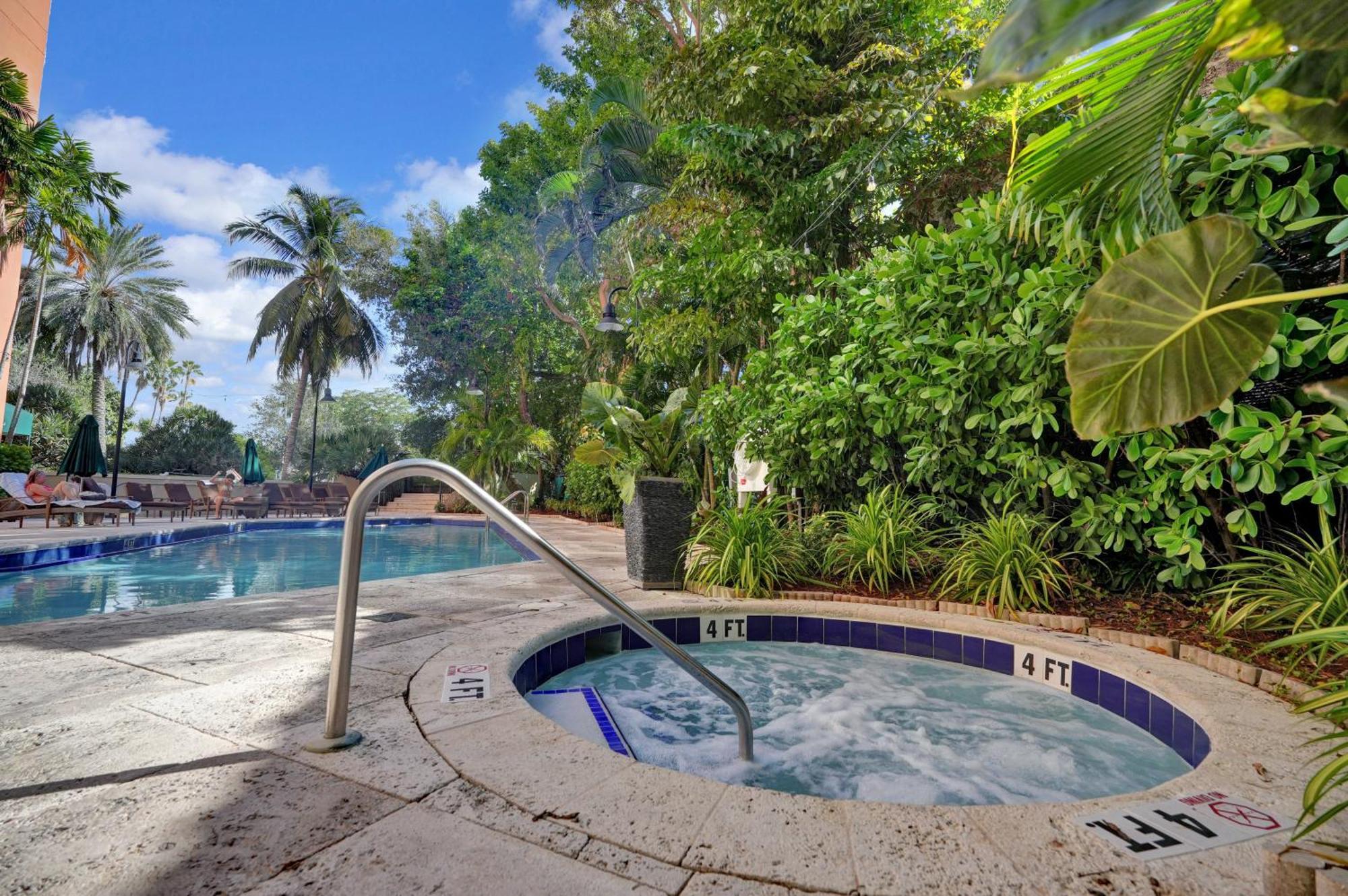 Apartamento Treetop Retreat! Cozy 2 Bedroom In Heart Of Grove Miami