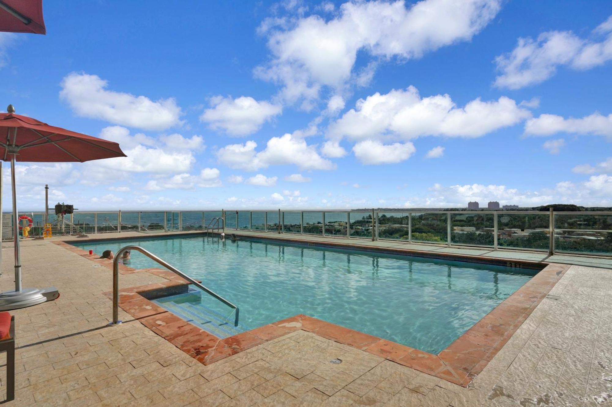 Beautiful Blue & Gold With Ocean View Holiday home Miami