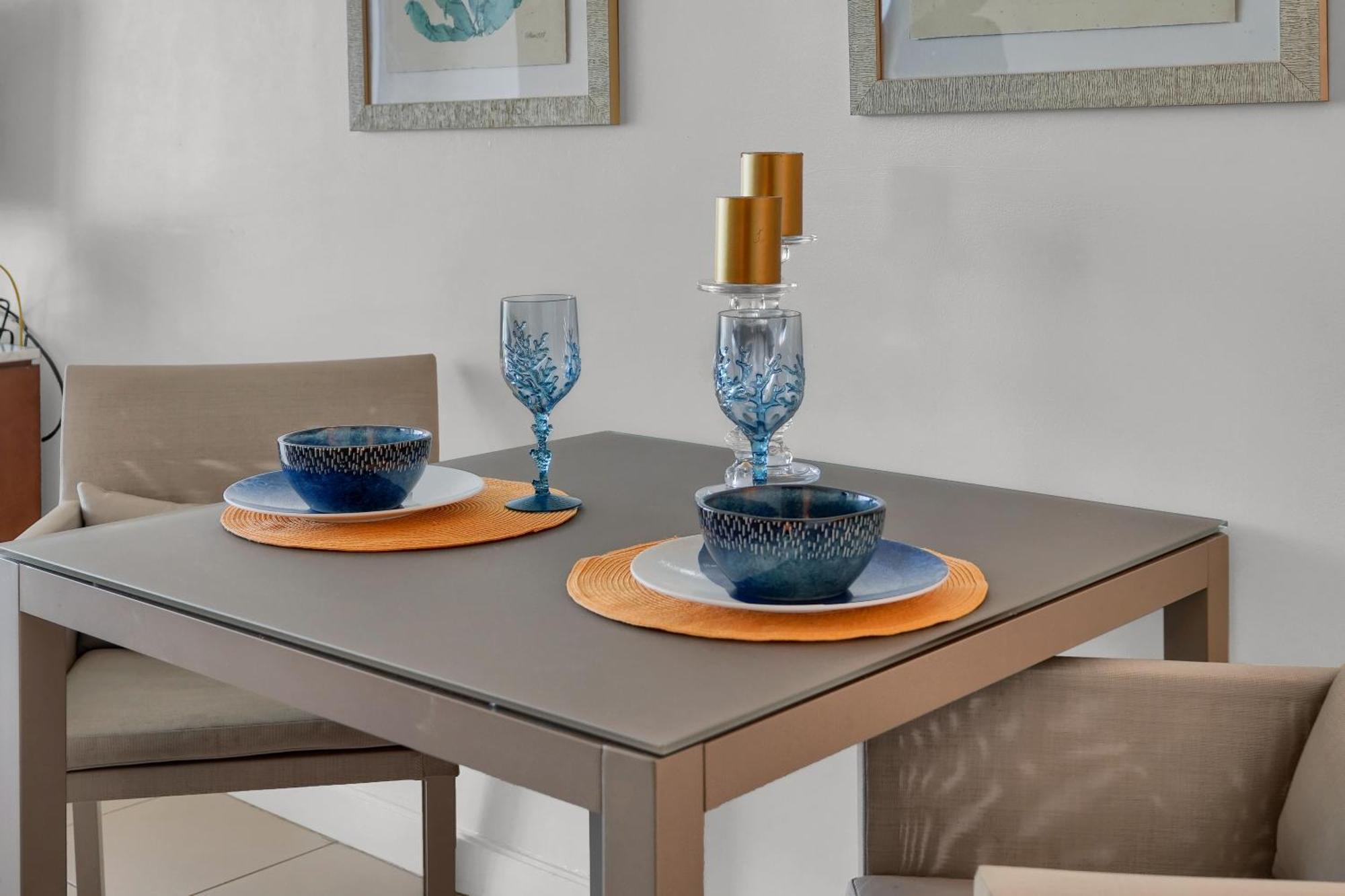 Beautiful Blue & Gold With Ocean View *