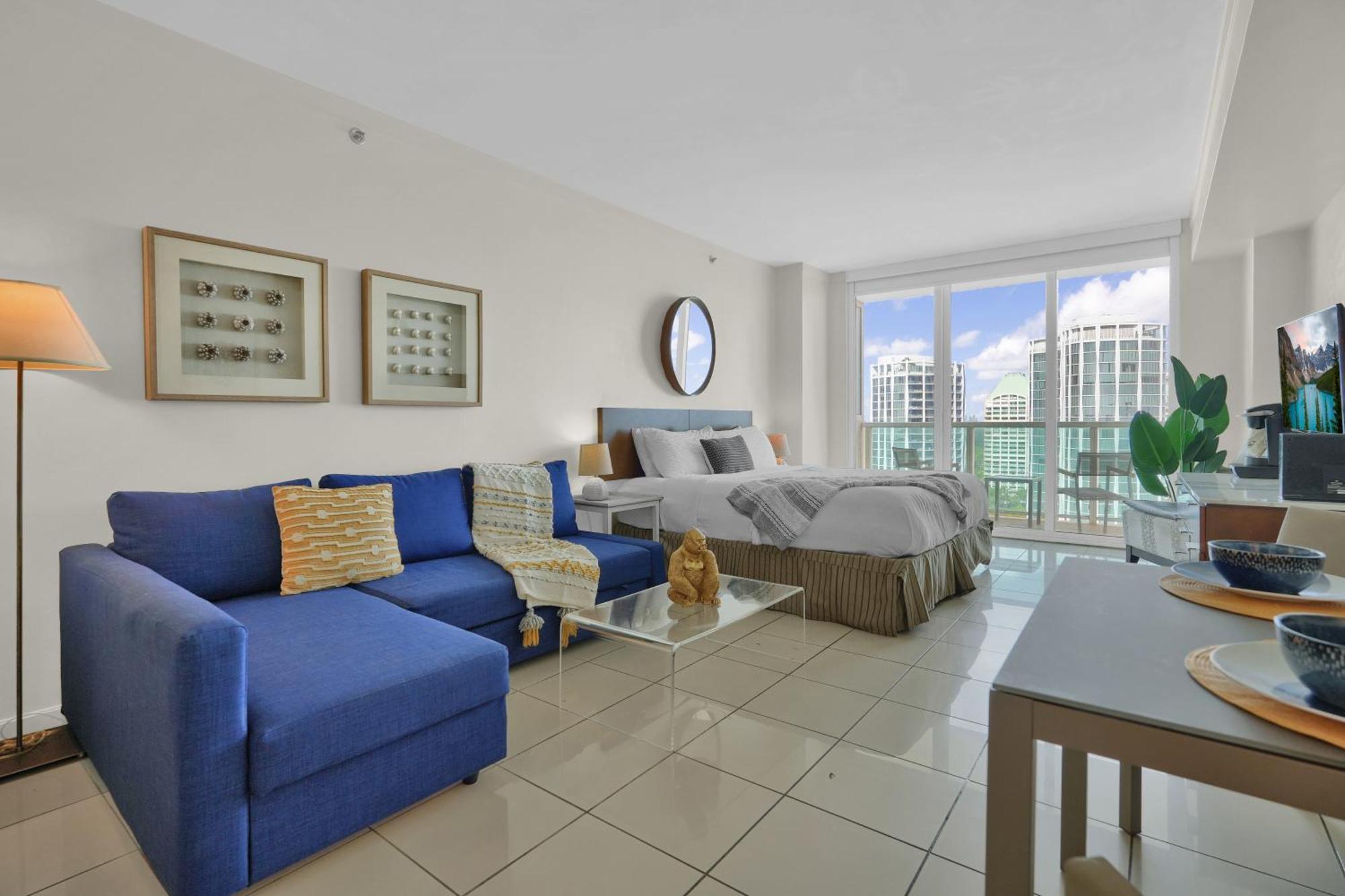 Beautiful Blue & Gold With Ocean View Holiday home