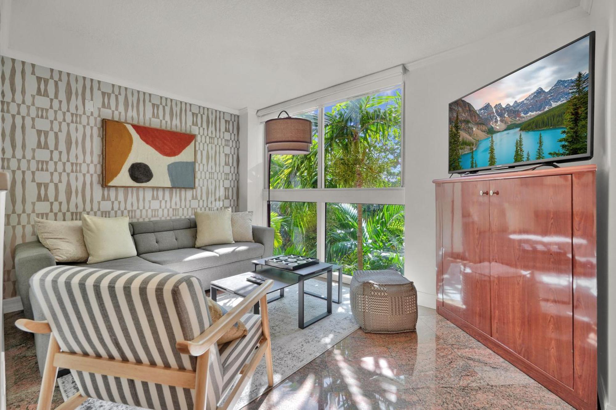 Apartamento Treetop Retreat! Cozy 2 Bedroom In Heart Of Grove