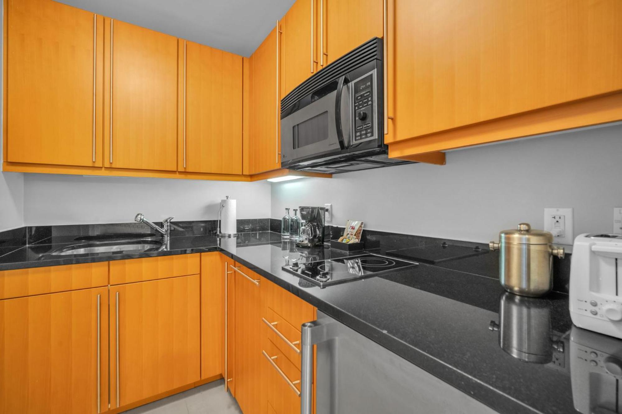 2 Bedroom Or King Studio Suites Four Seasons Hotel Miami Free Wi-Fi & Free Parking Miami