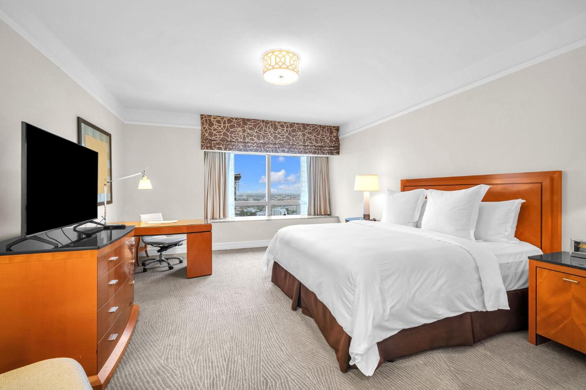 2 Bedroom Or King Studio Suites Four Seasons Hotel Miami Free Wi-Fi & Free Parking Apartment Miami