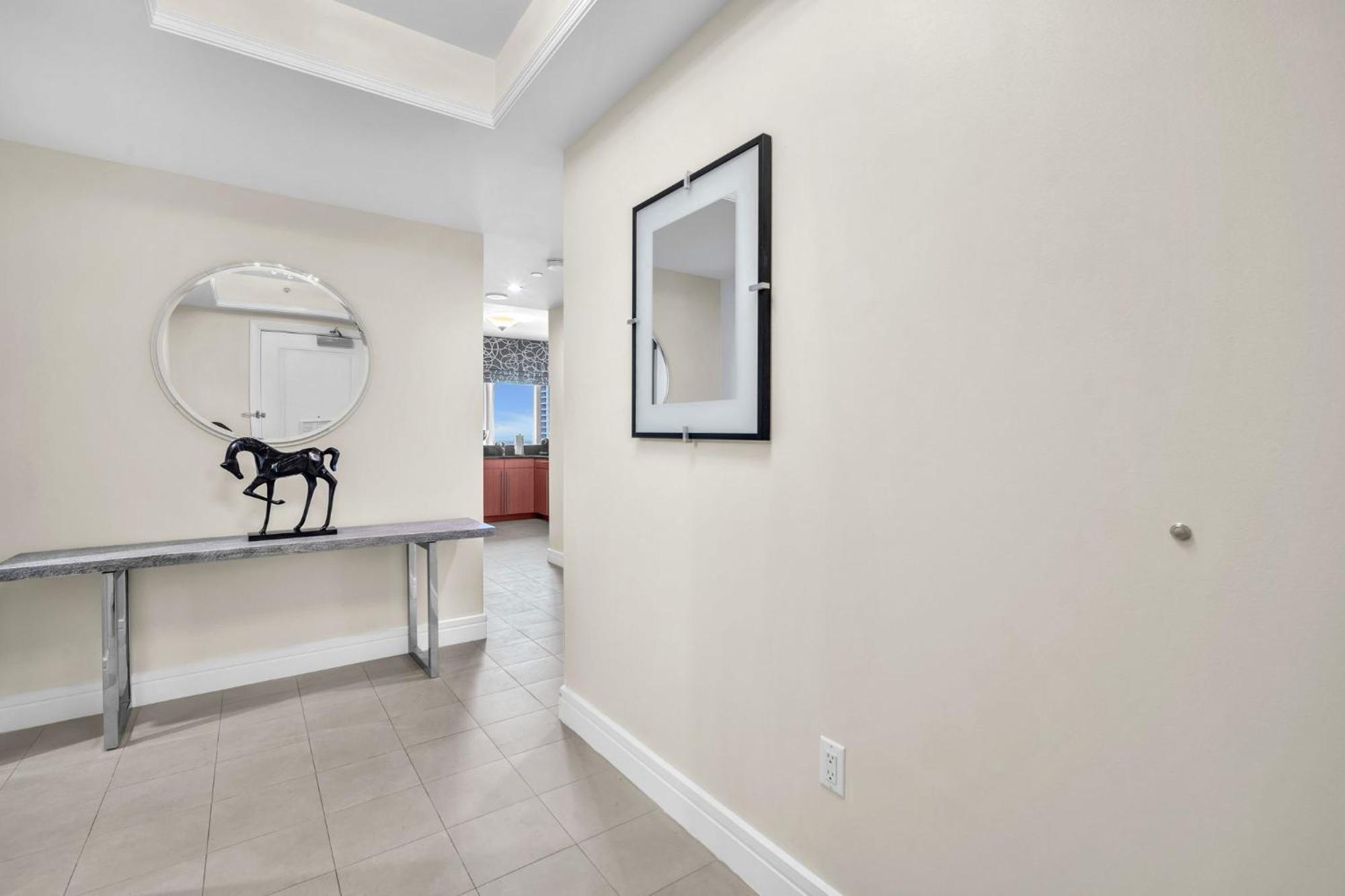 2 Bedroom Or King Studio Suites Four Seasons Hotel Miami Free Wi-Fi & Free Parking Apartment Miami