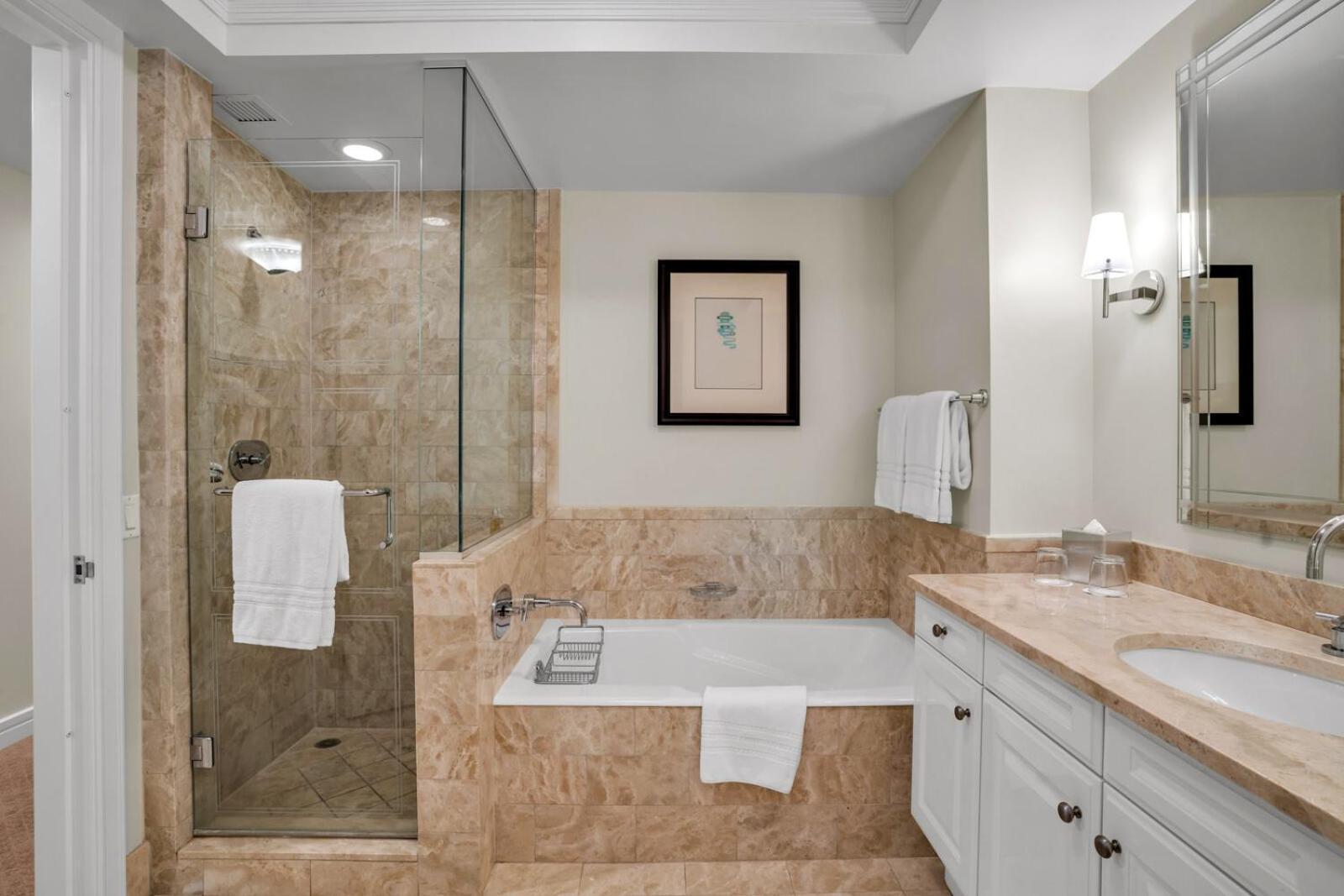 2 Bedroom Or King Studio Suites Four Seasons Hotel Miami Free Wi-Fi & Free Parking * Miami