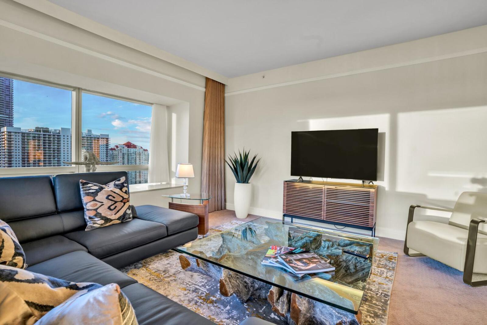 2 Bedroom Or King Studio Suites Four Seasons Hotel Miami Free Wi-Fi & Free Parking Apartment *