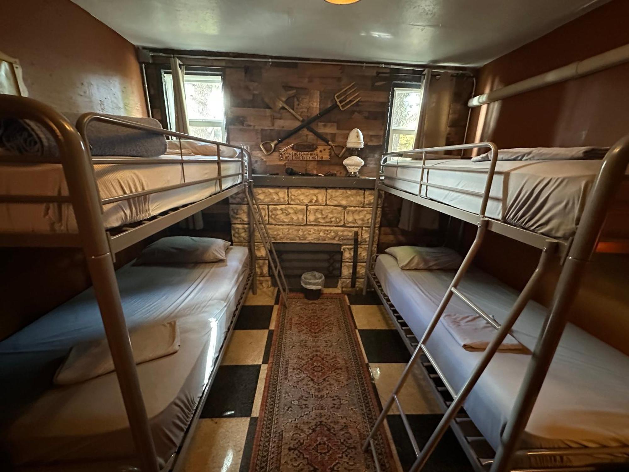 Oqp Vacations Hostel *