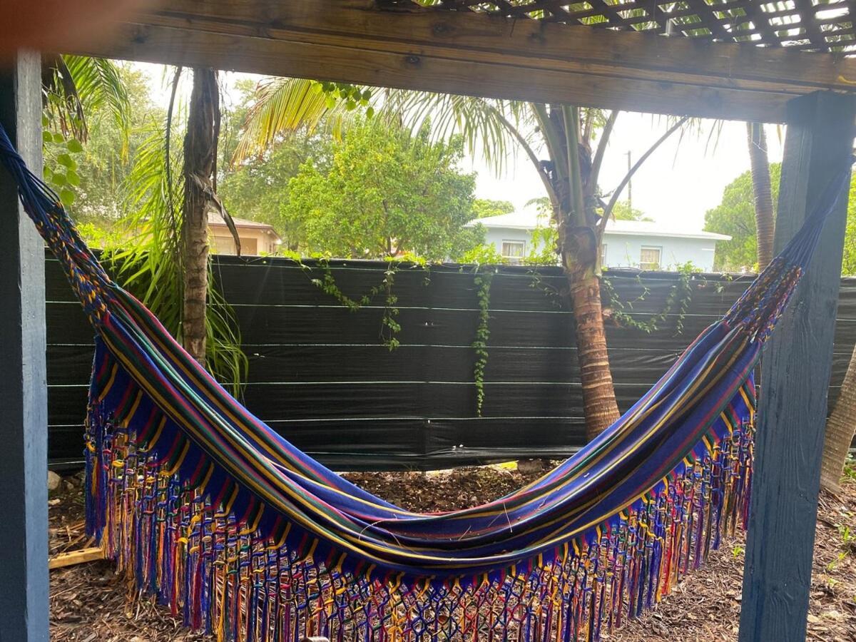 Townhouse With Patio, Gazebo, Free Parking, Centrally Located * Miami