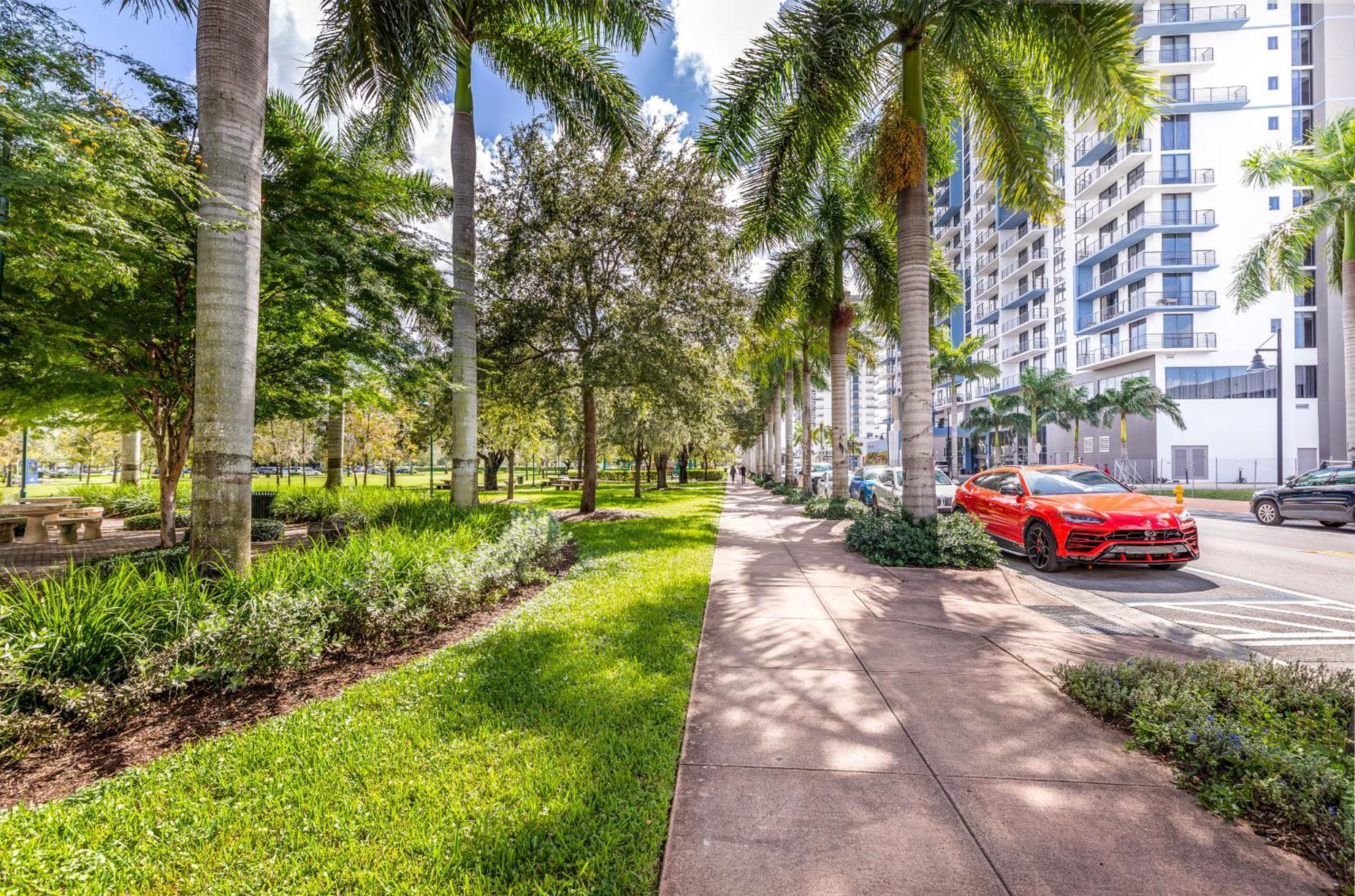 Apartment Unique In The Heart Of Downtown Doral Miami
