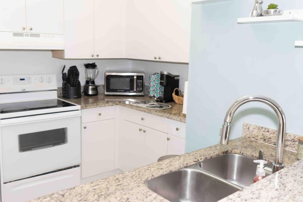 Apartment Newly Renovated 5 Min From Airport