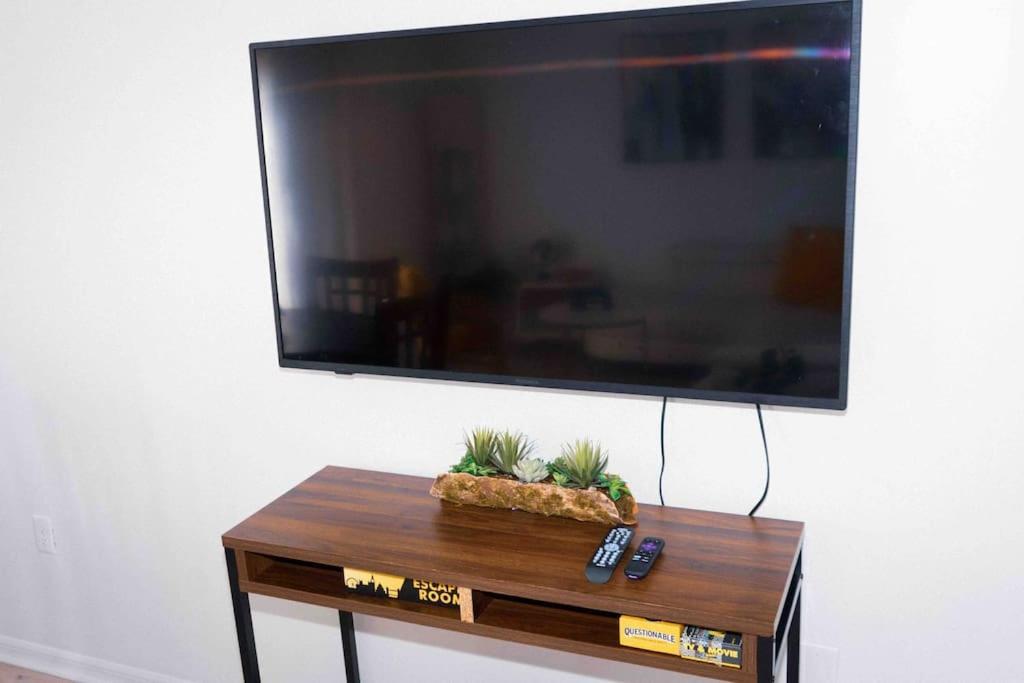 Apartment Newly Renovated 5 Min From Airport