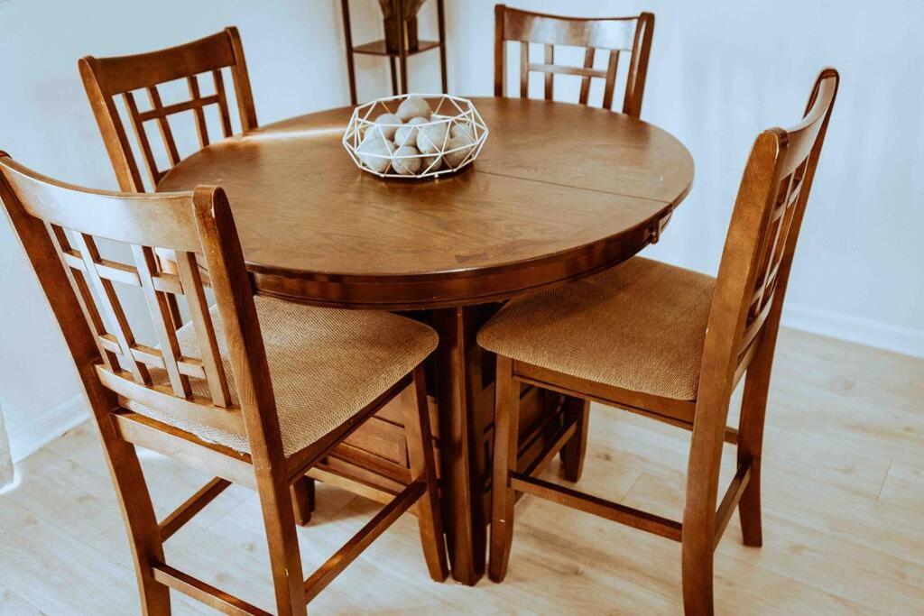 Newly Renovated 5 Min From Airport