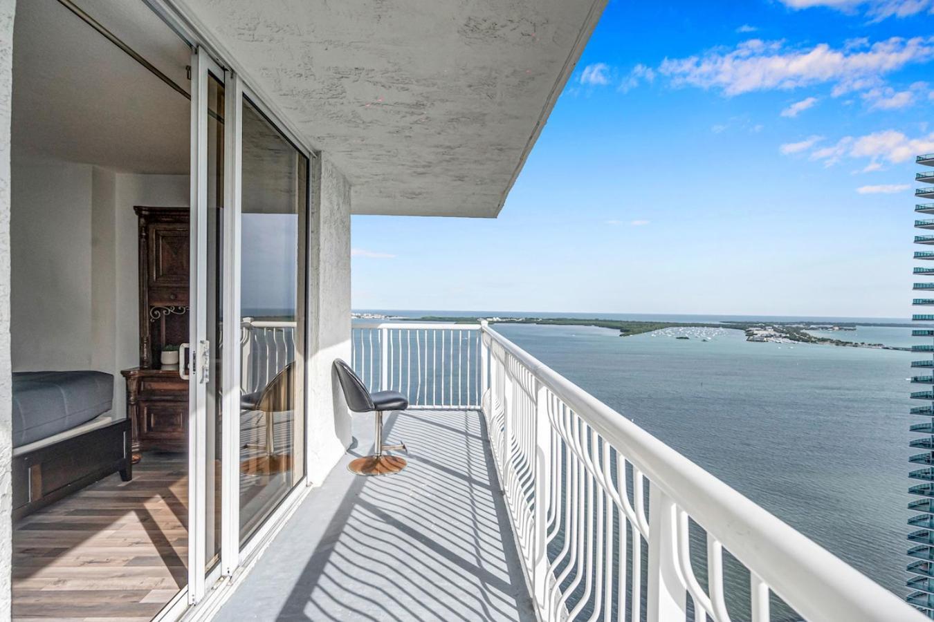 Apartment *luxurious Highrise 2brcondo Brickell- Waterviews* *