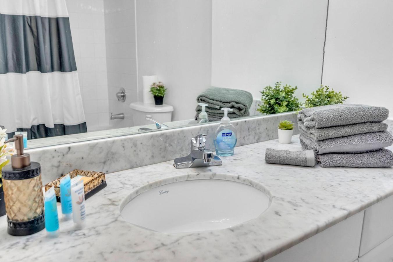 *luxurious Highrise 2brcondo Brickell- Waterviews*