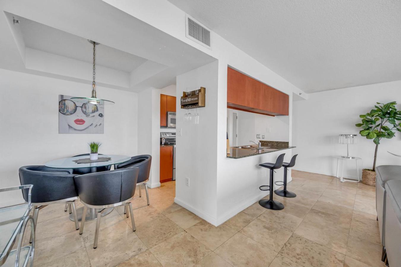 Apartment *luxurious Highrise 2brcondo Brickell- Waterviews* Miami