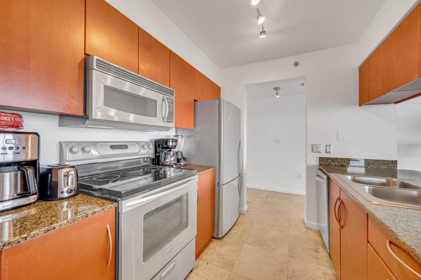 Apartment *luxurious Highrise 2brcondo Brickell- Waterviews*