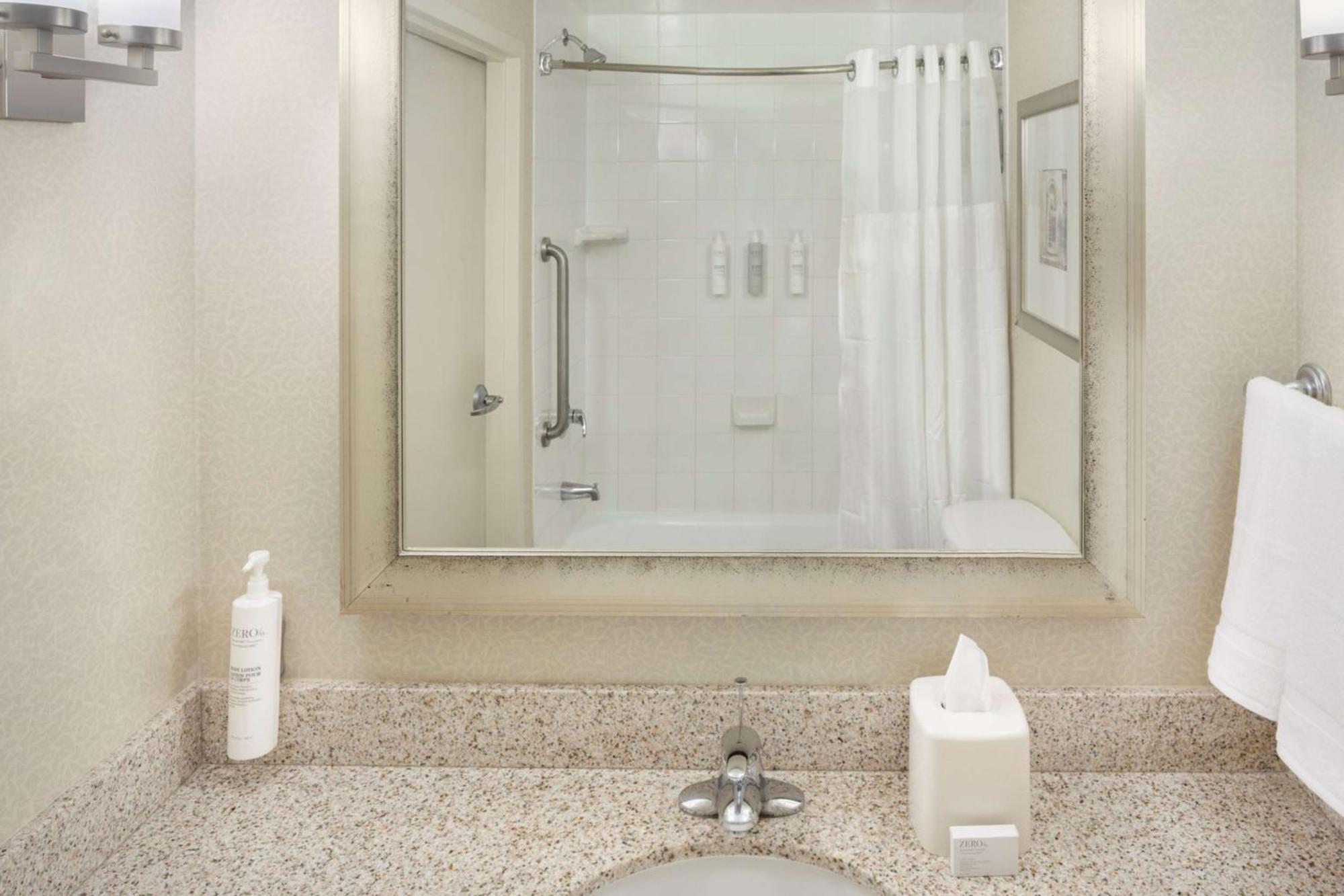Hotel Hilton Garden Airport West 3*