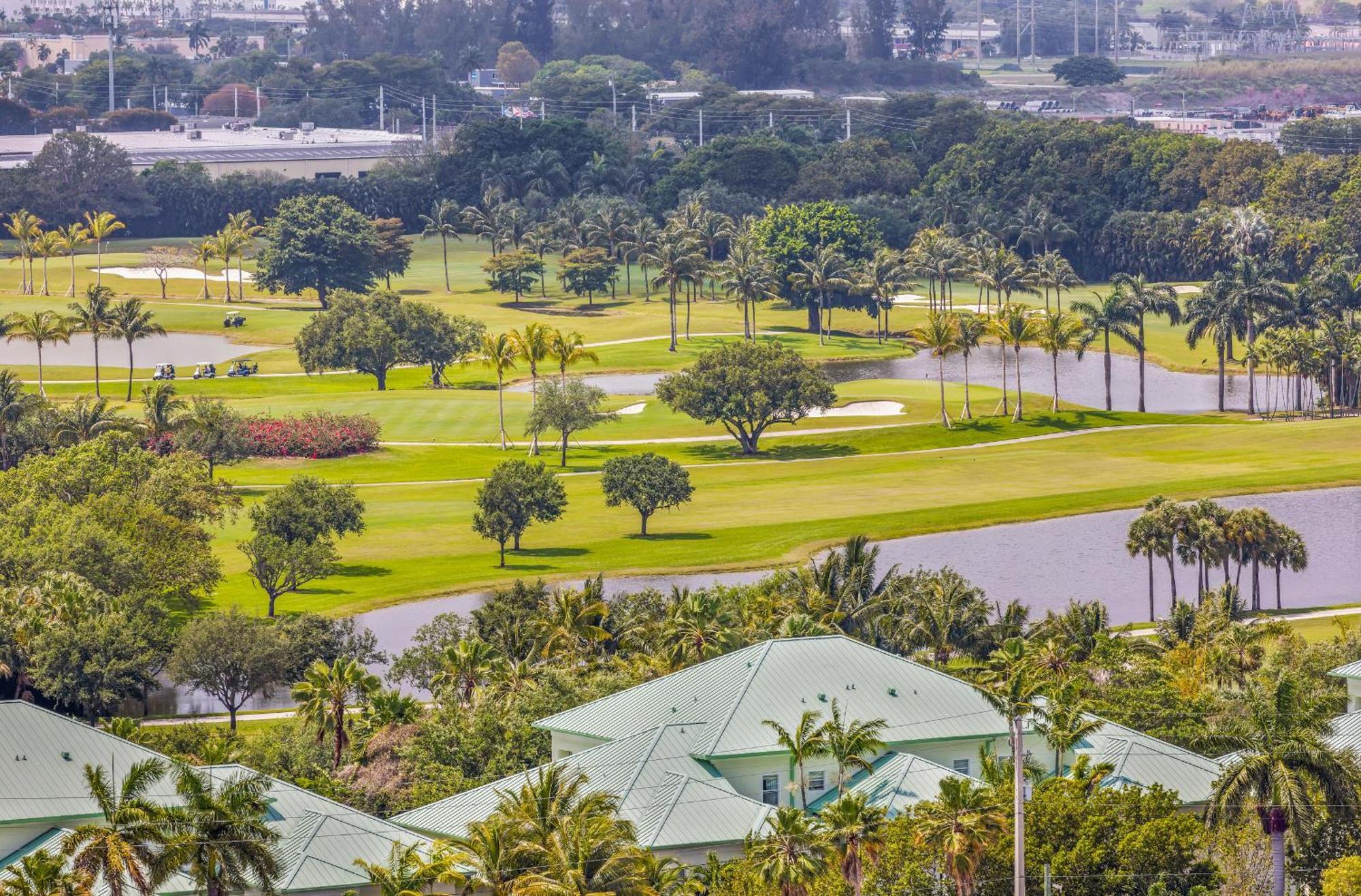Modern Downtown Doral One-bedroom With Golf Course Views