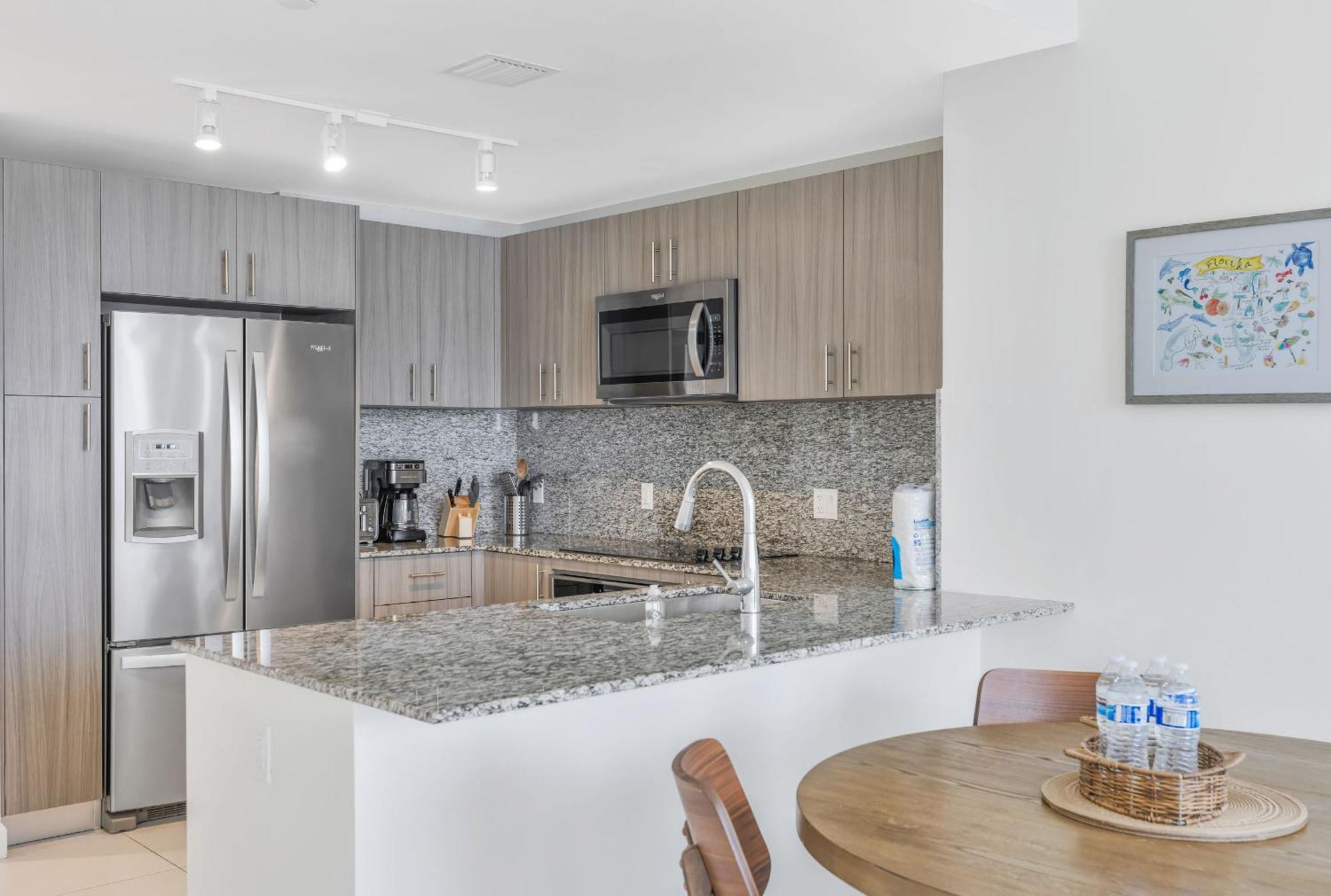 Modern Downtown Doral One-bedroom With Golf Course Views Miami