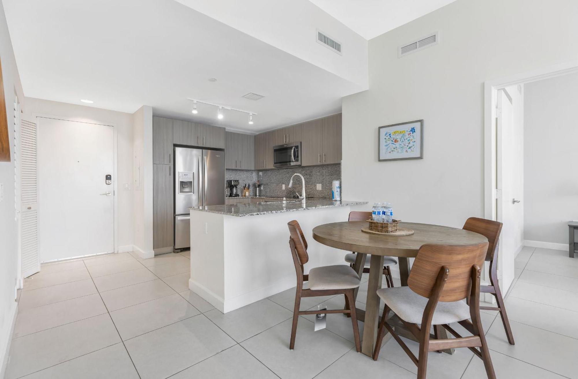 Apartment Modern Downtown Doral One-bedroom With Golf Course Views Miami