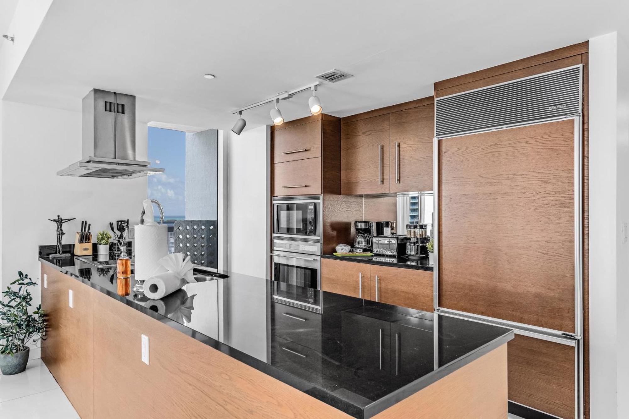 Apartment Luxurious At Icon With Views Miami