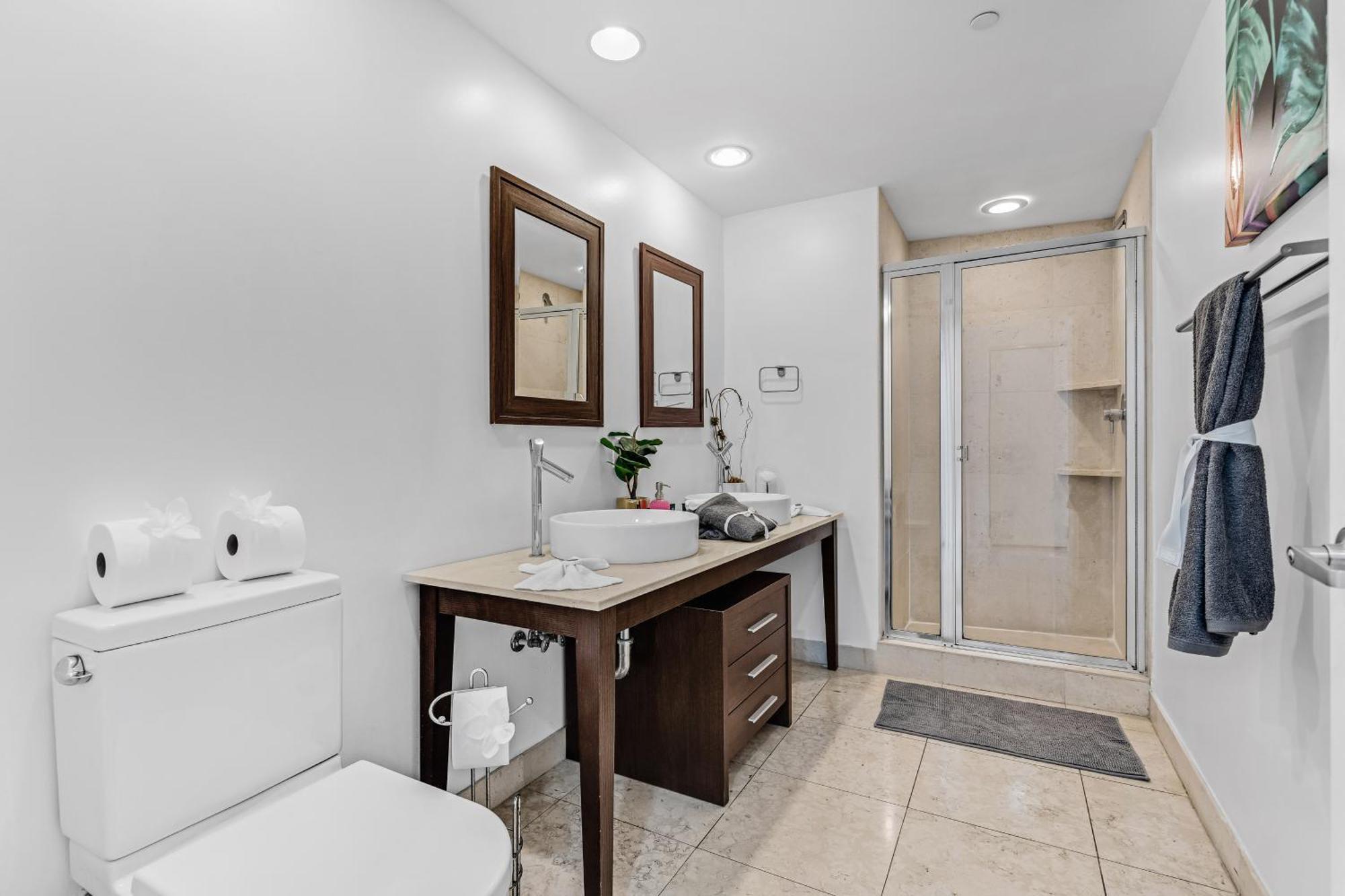 Luxurious At Icon With Views Apartment