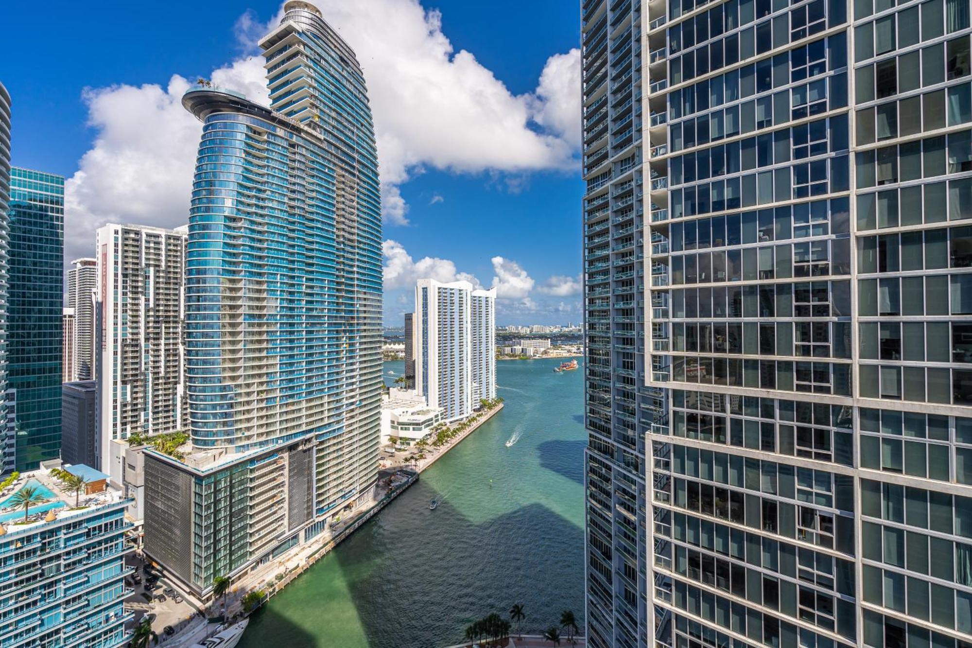 Apartment Luxurious At Icon With Views Miami
