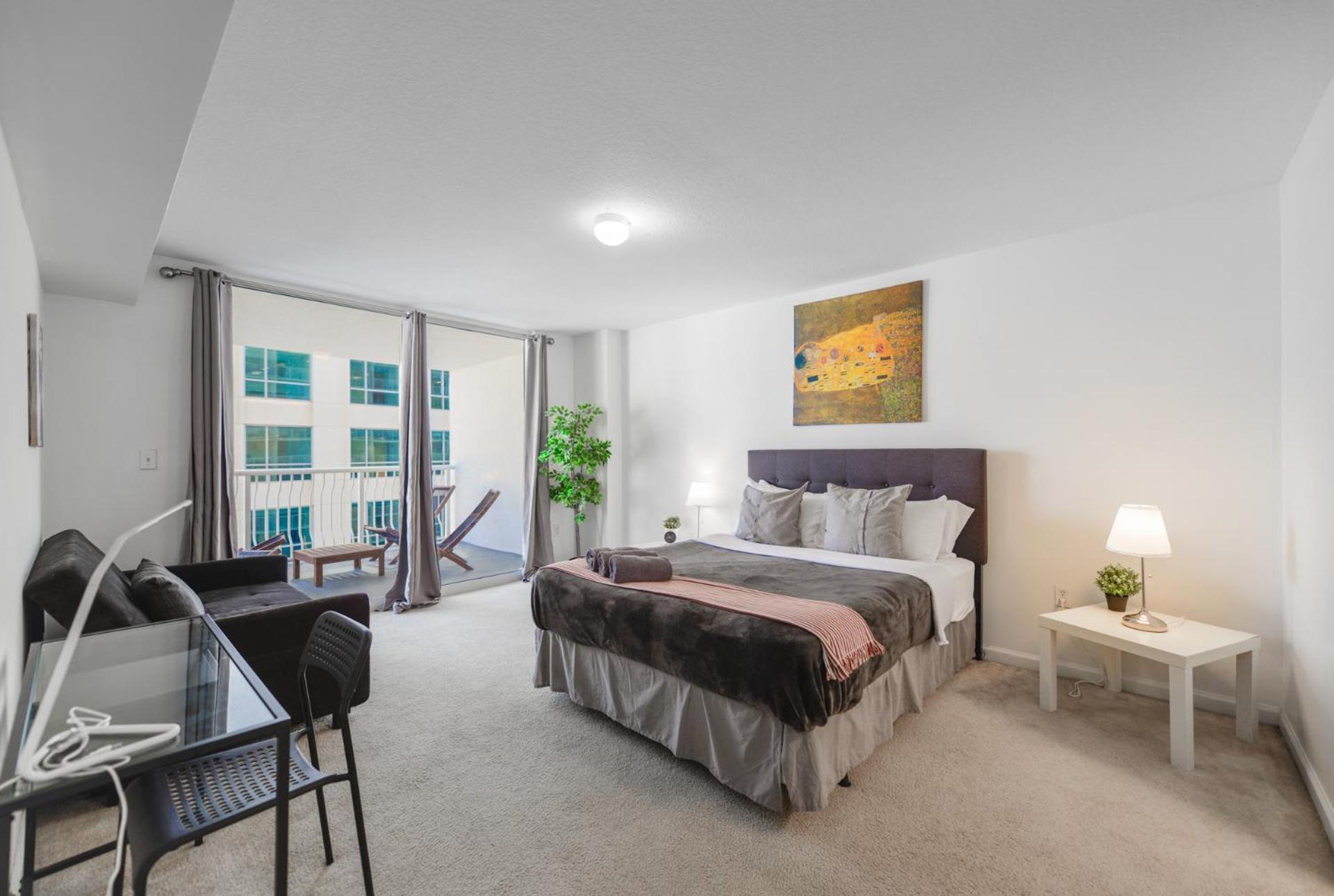 Wonderful In The Heart Of Brickell With Pool *