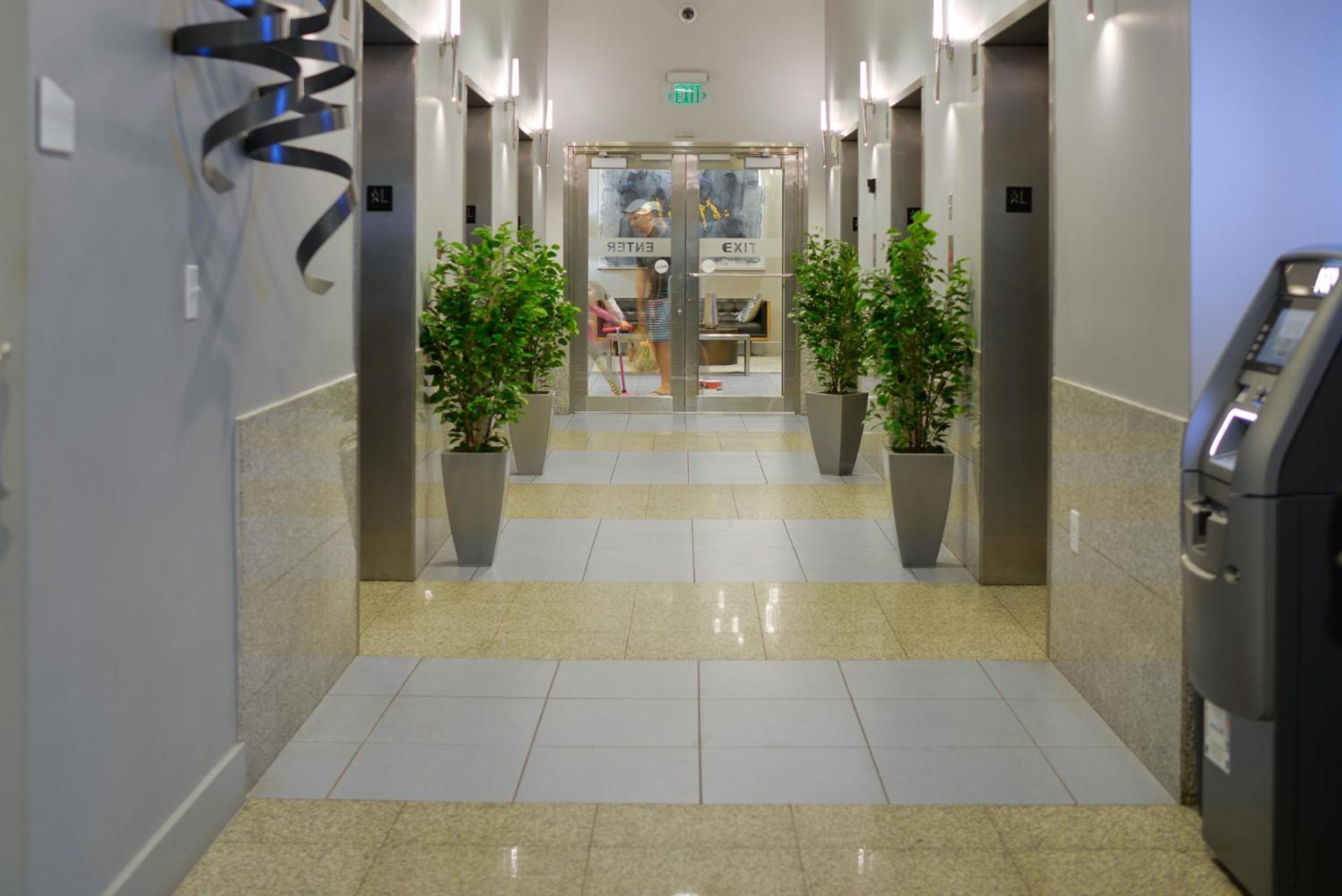 Wonderful In The Heart Of Brickell With Pool *