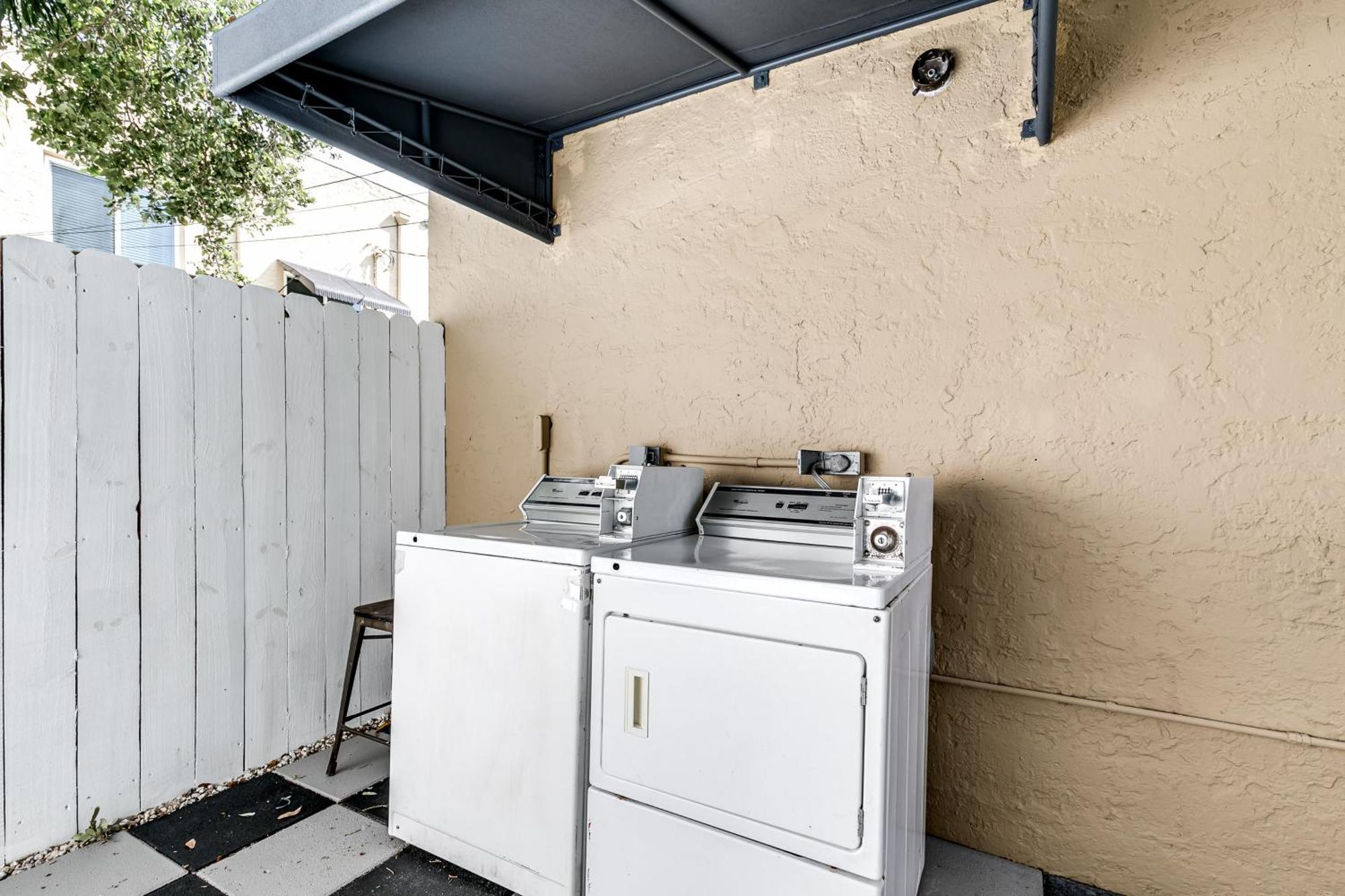 Comfy Little Havana - Centrally Located Hv2