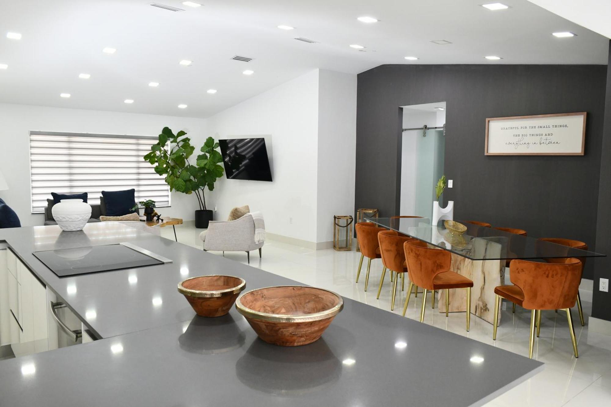 Luxurious With Bbq, Hot Tub, Heated Pool & Wifi - L36 Casa de férias *
