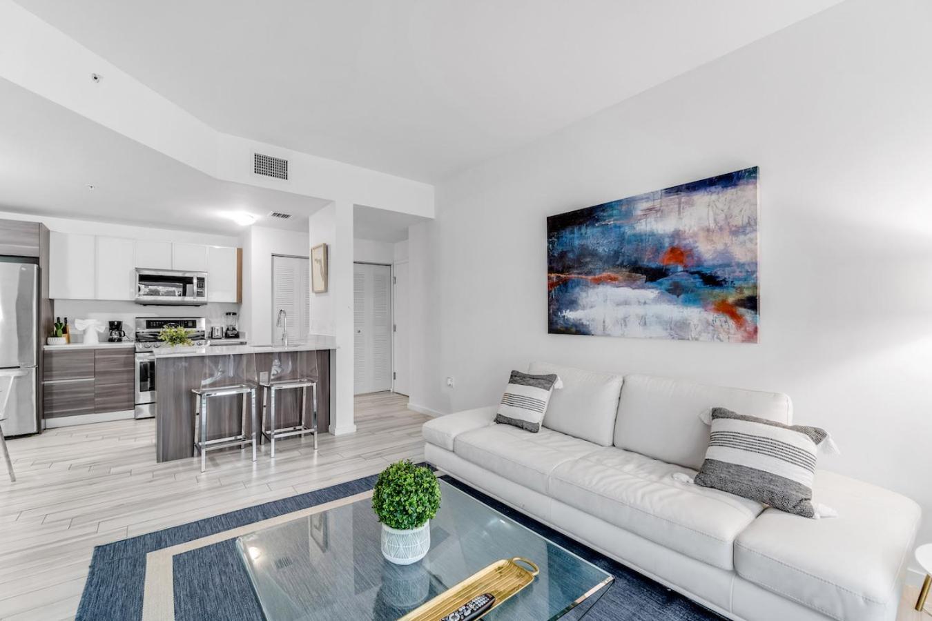 Apartment Lovely Unit Mins From Wynwood With Free Parking Miami