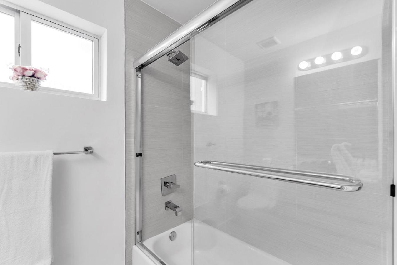 Apartment Lovely Unit Mins From Wynwood With Free Parking *