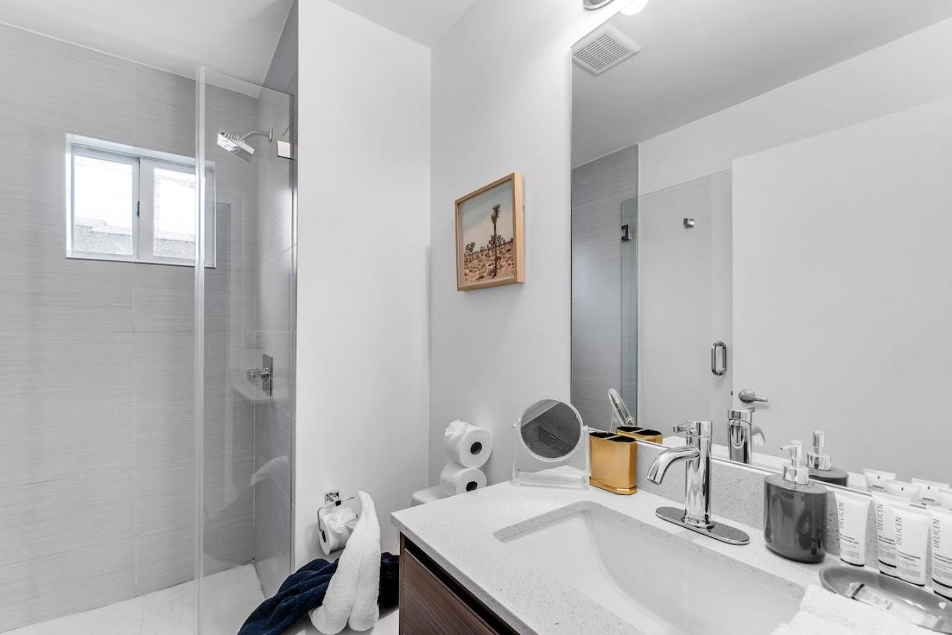 Apartment Lovely Unit Mins From Wynwood With Free Parking