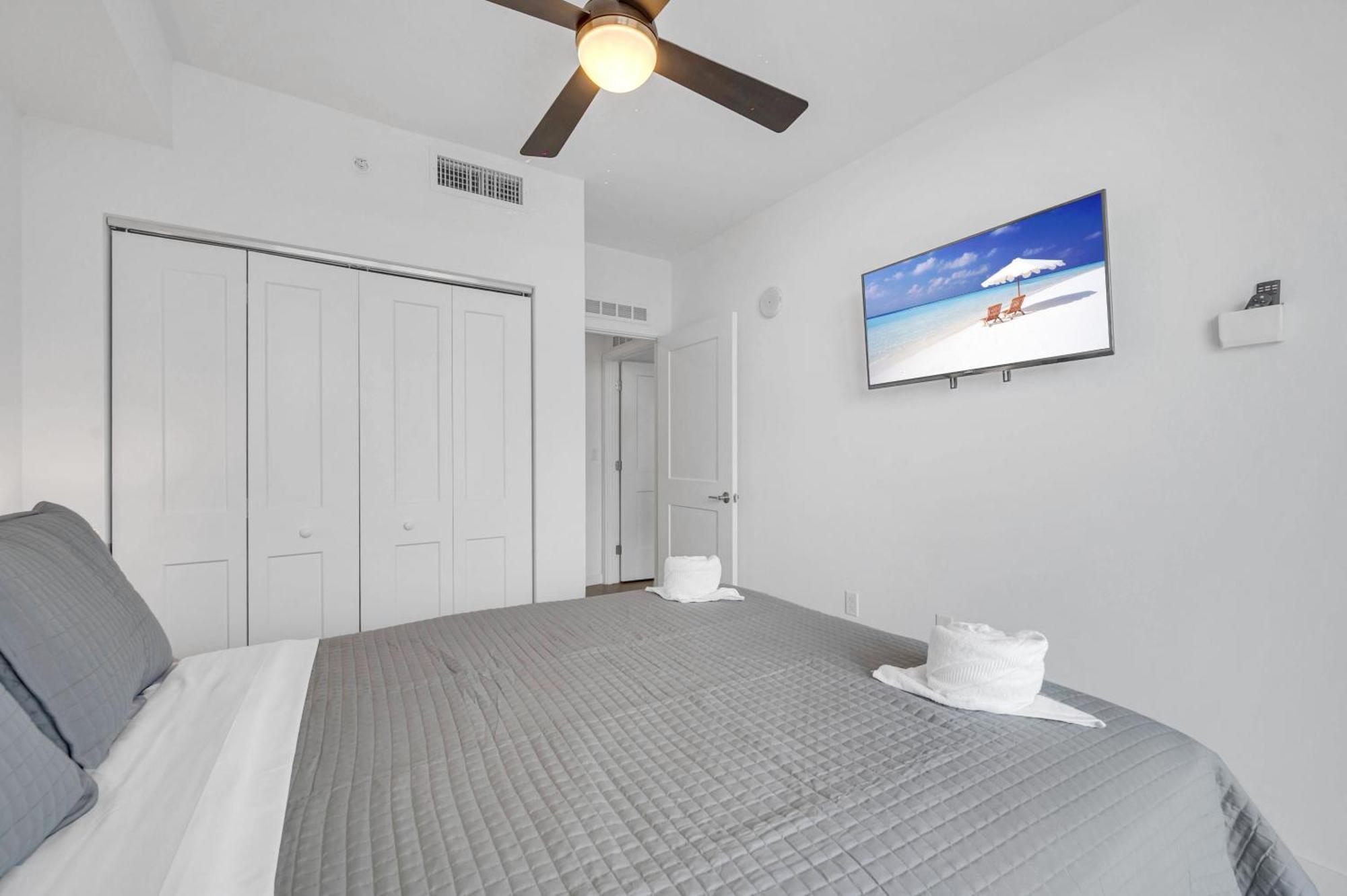 Apartment Amazing 2 Bd Downtown Mins From Brickell With Free Parking Miami