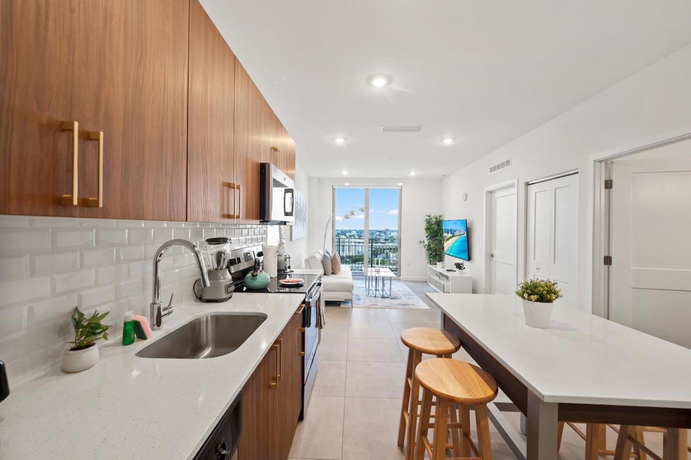 Beautiful Unit In Downtown With Free Parking Apartamento *