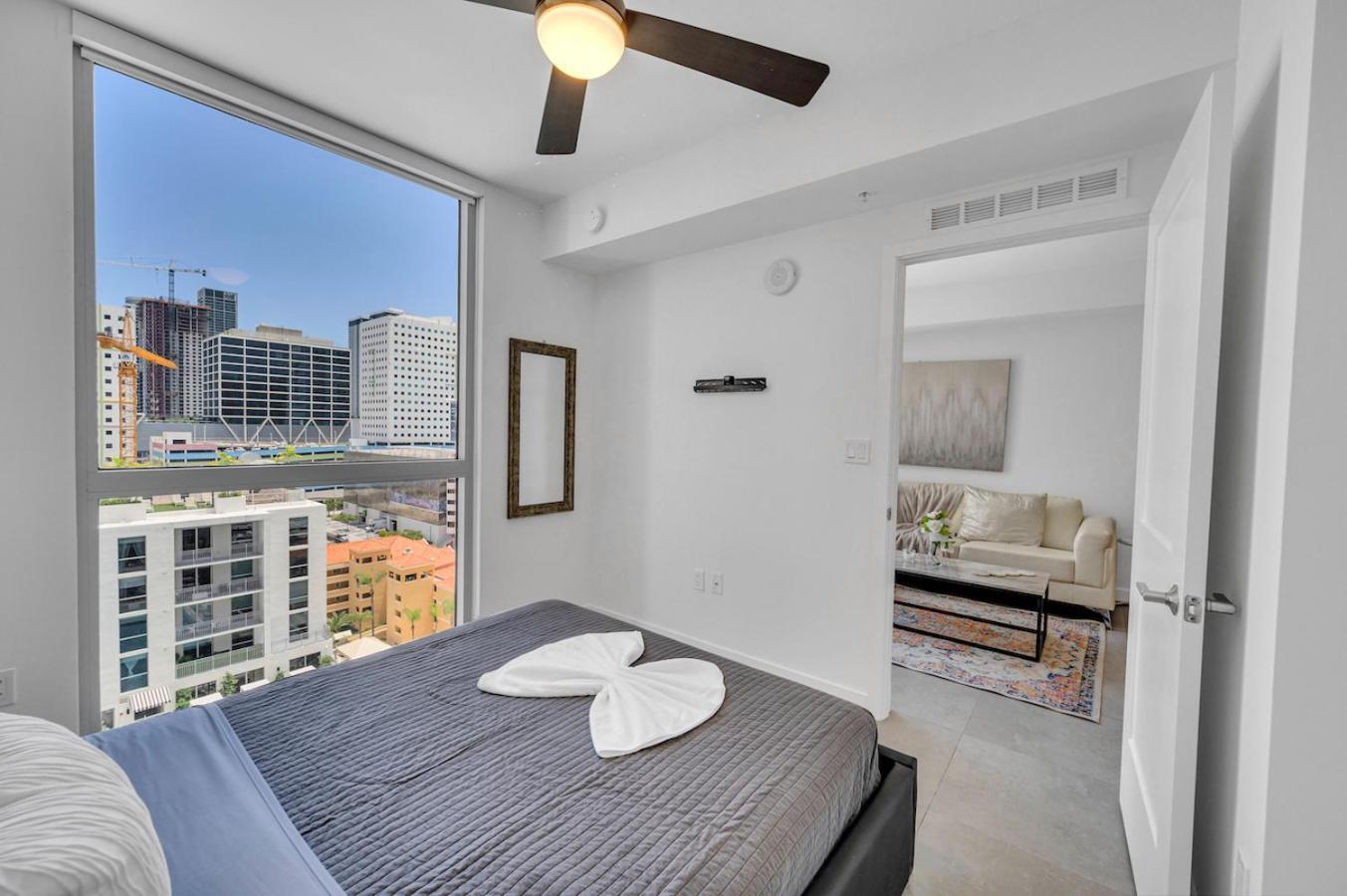 Amazing Unit In Downtown With Free Parking * Miami