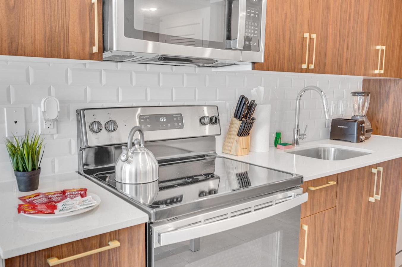 Amazing Unit In Downtown With Free Parking * Miami